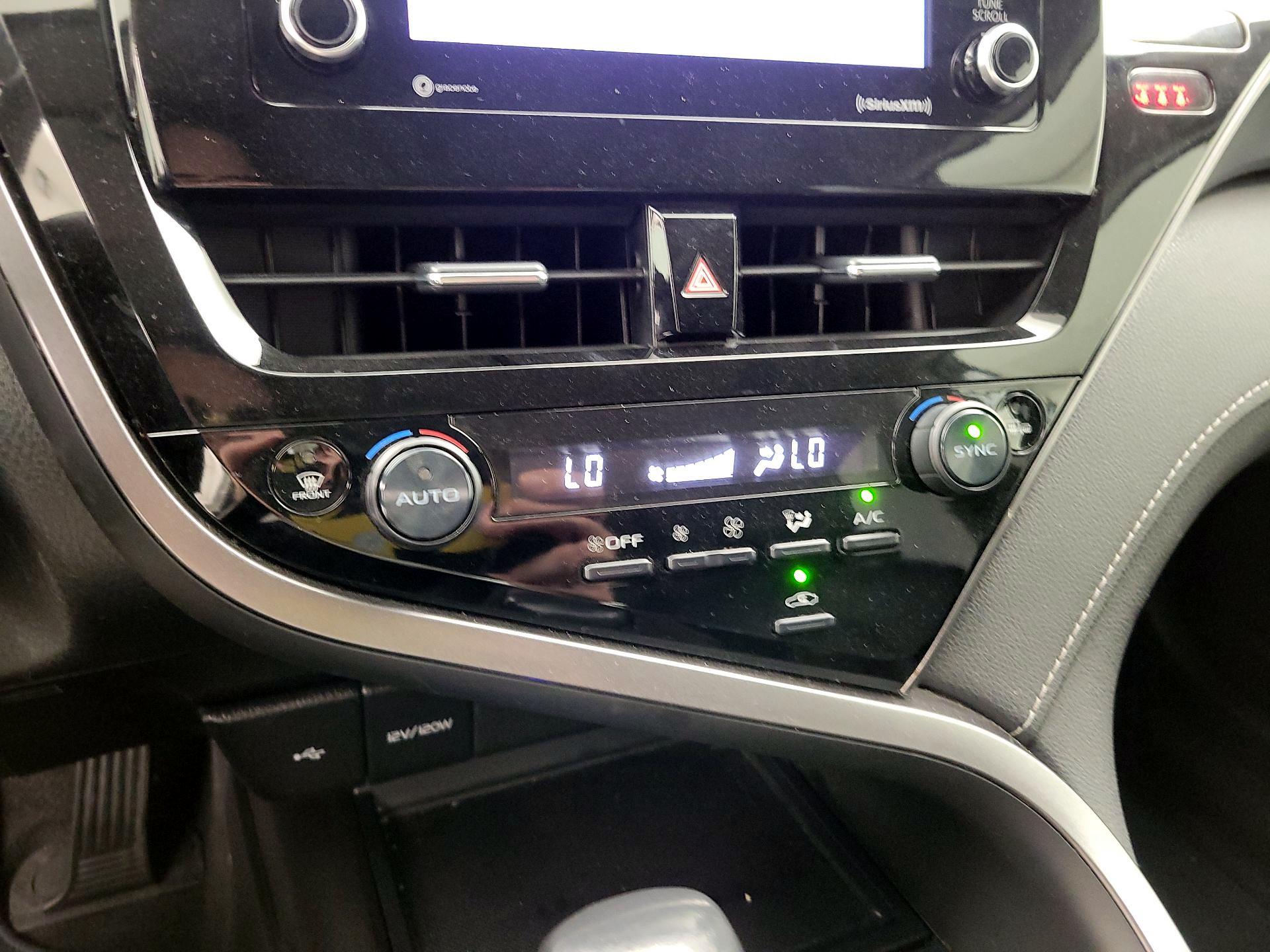 Thumbnail: 2022 Toyota Camry - 14