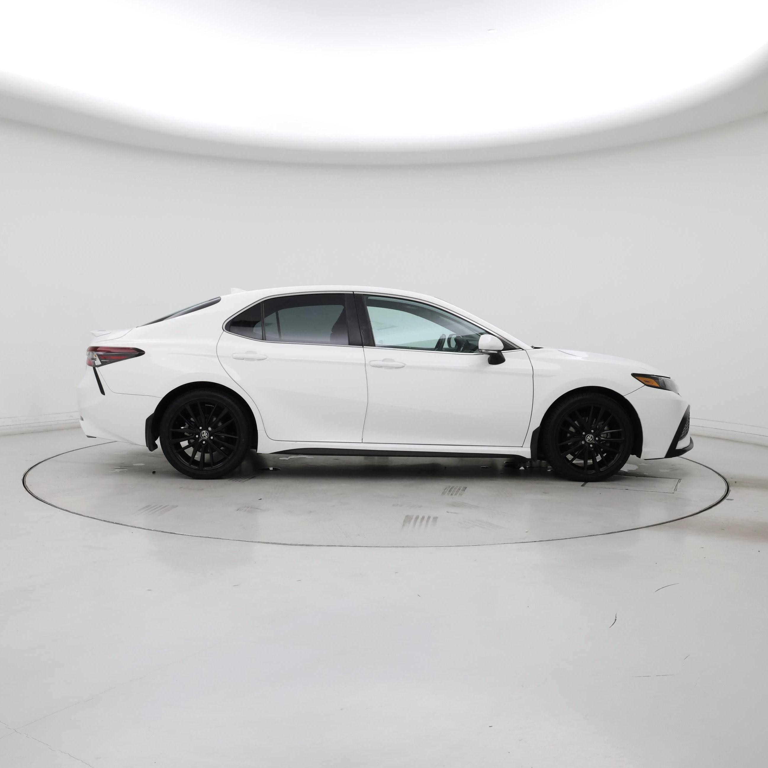 Thumbnail: 2022 Toyota Camry - 7