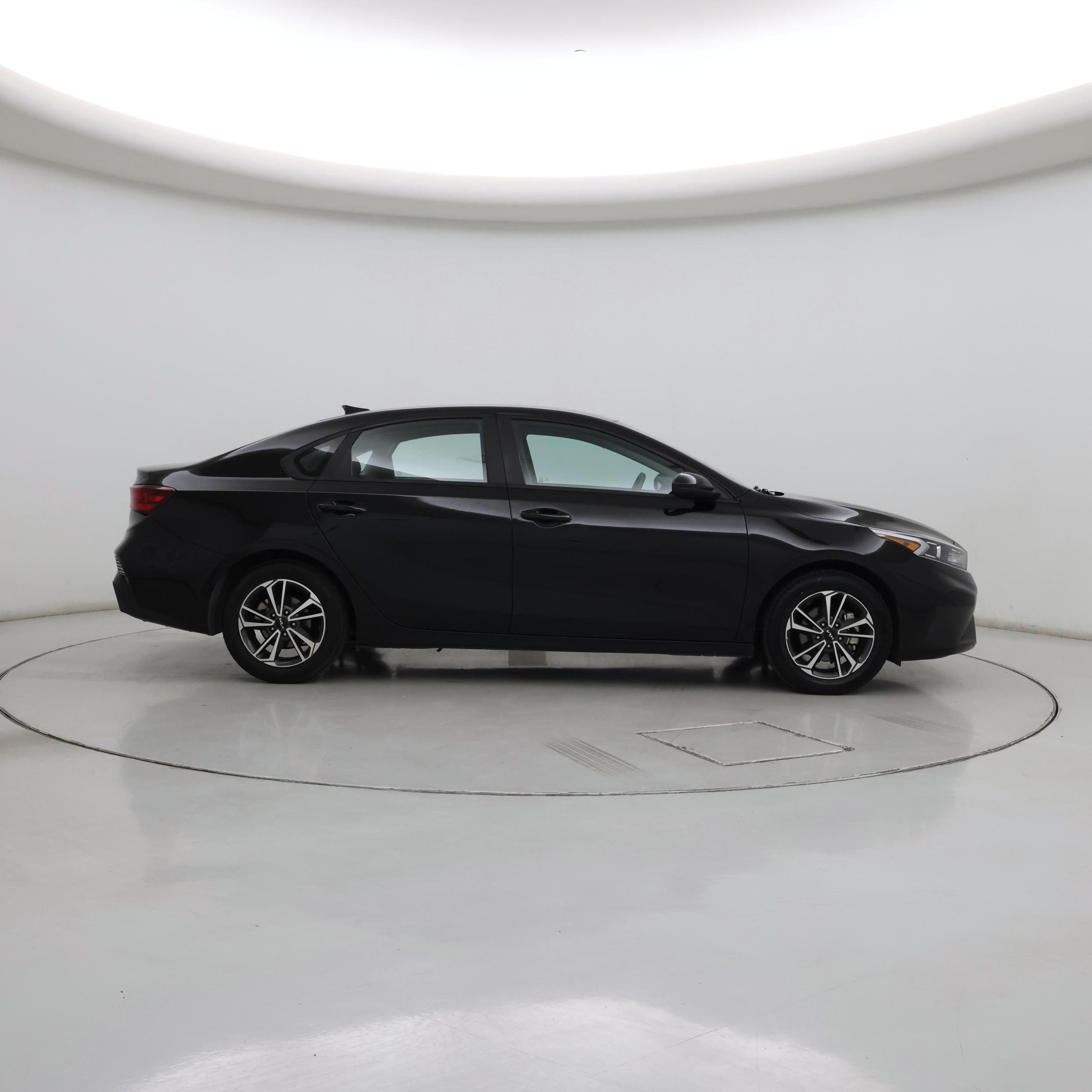Thumbnail: 2023 Kia Forte - 7