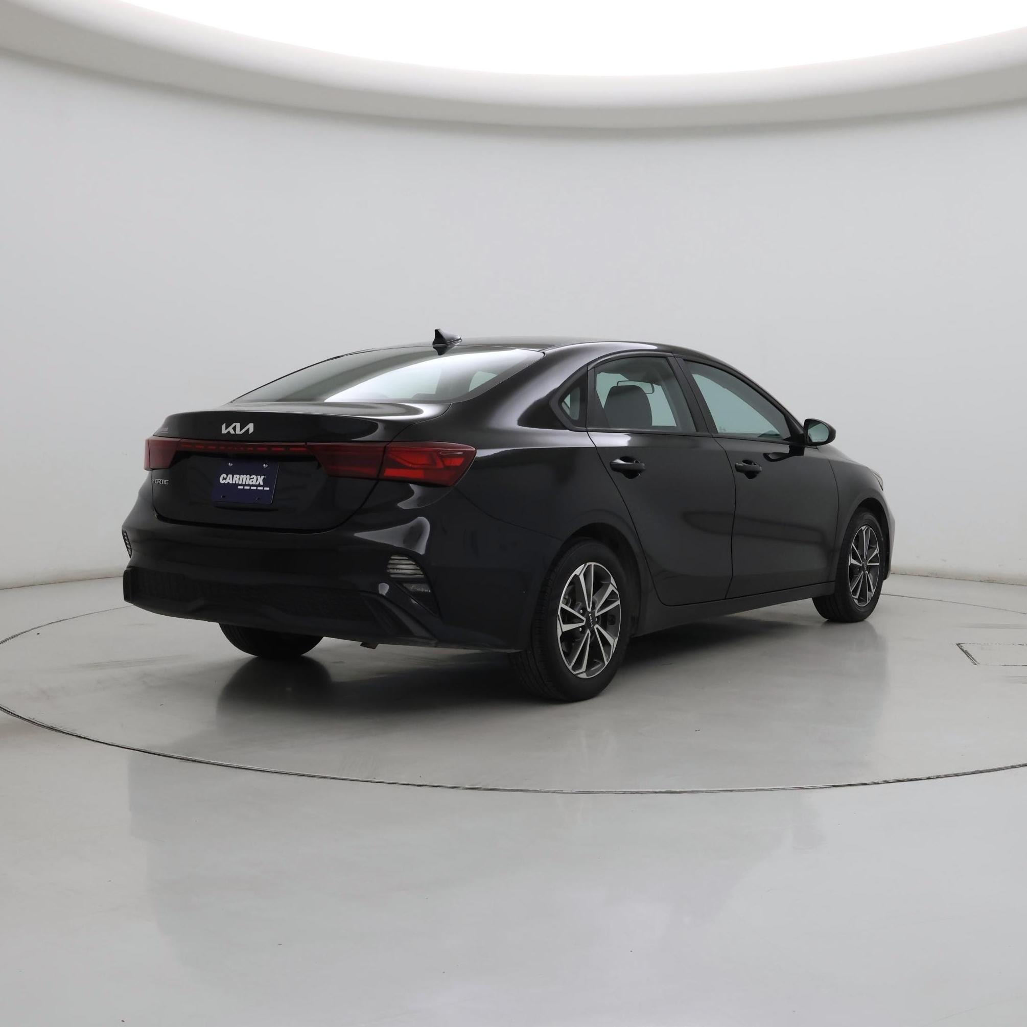Thumbnail: 2023 Kia Forte - 8