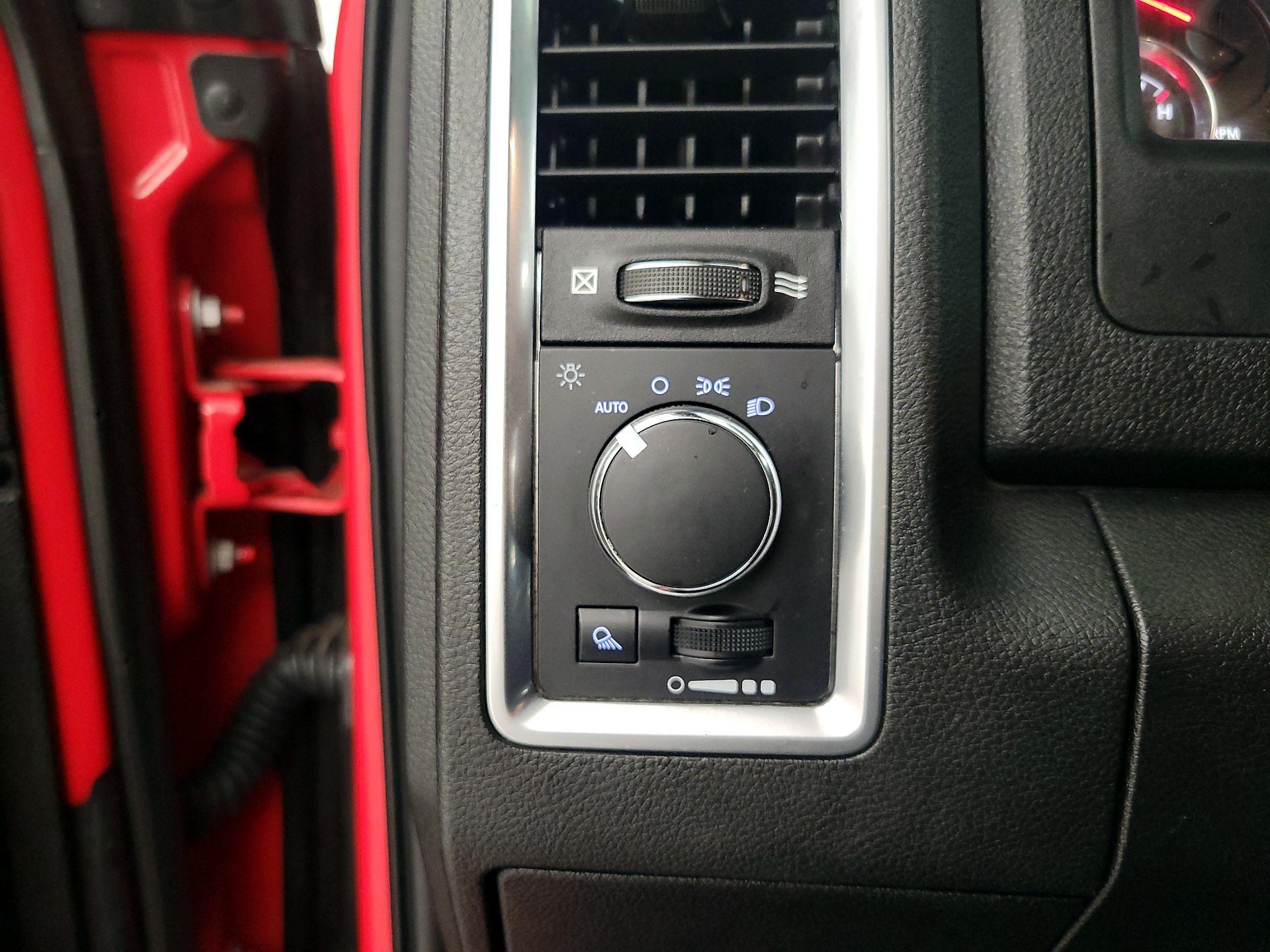 Thumbnail: 2023 RAM 1500 Classic - 13