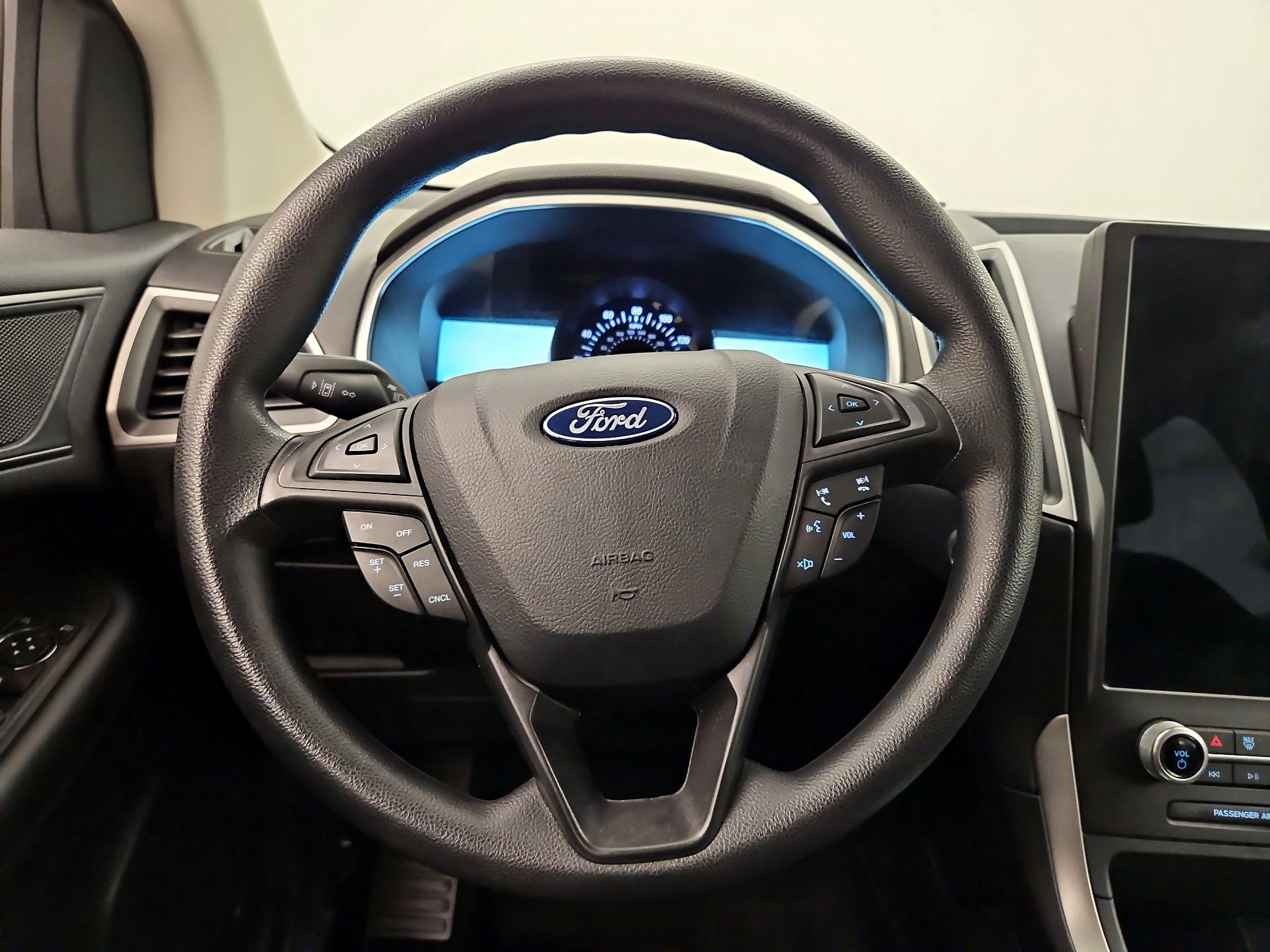 Thumbnail: 2021 Ford Edge - 10