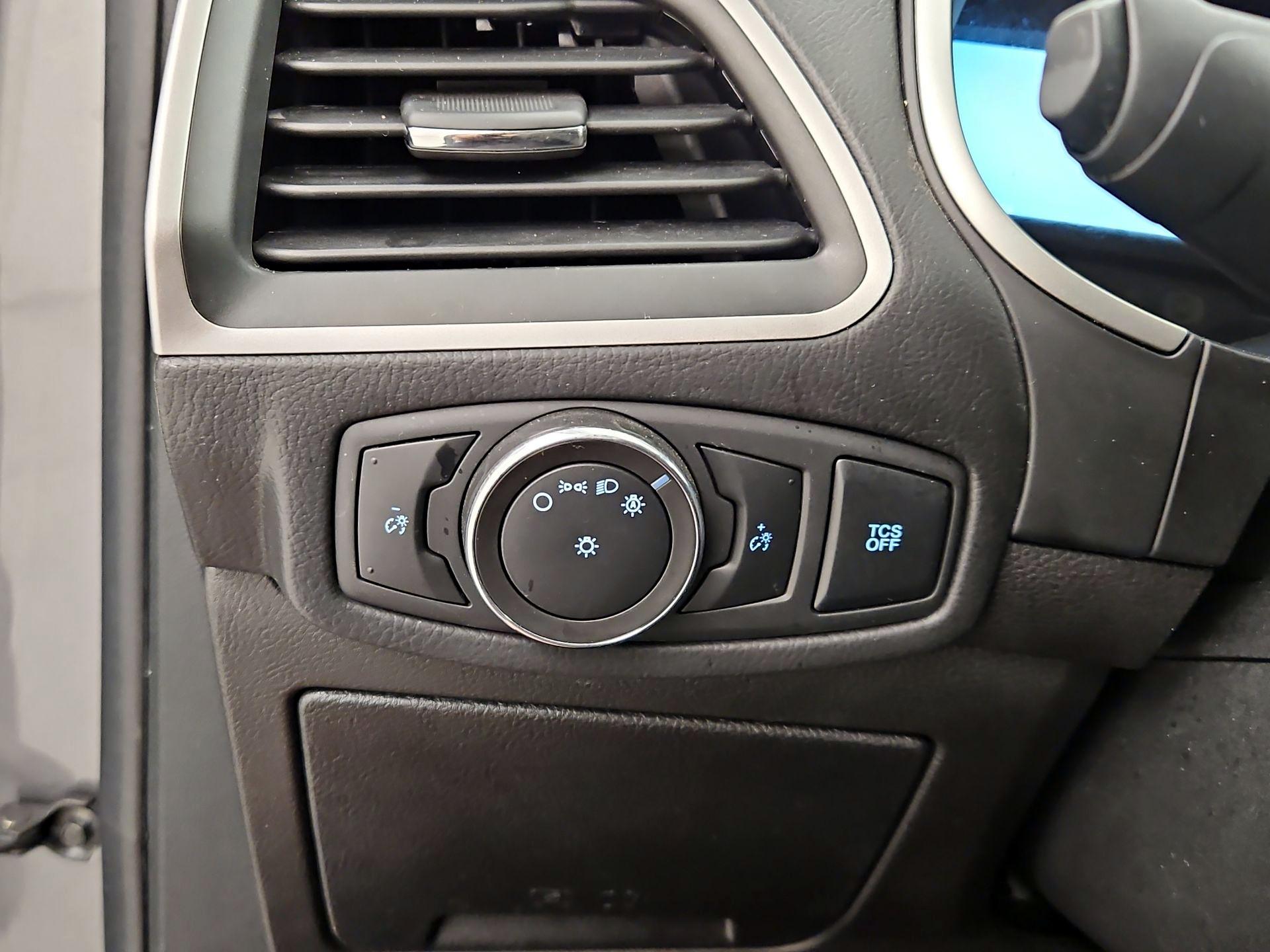 Thumbnail: 2021 Ford Edge - 13