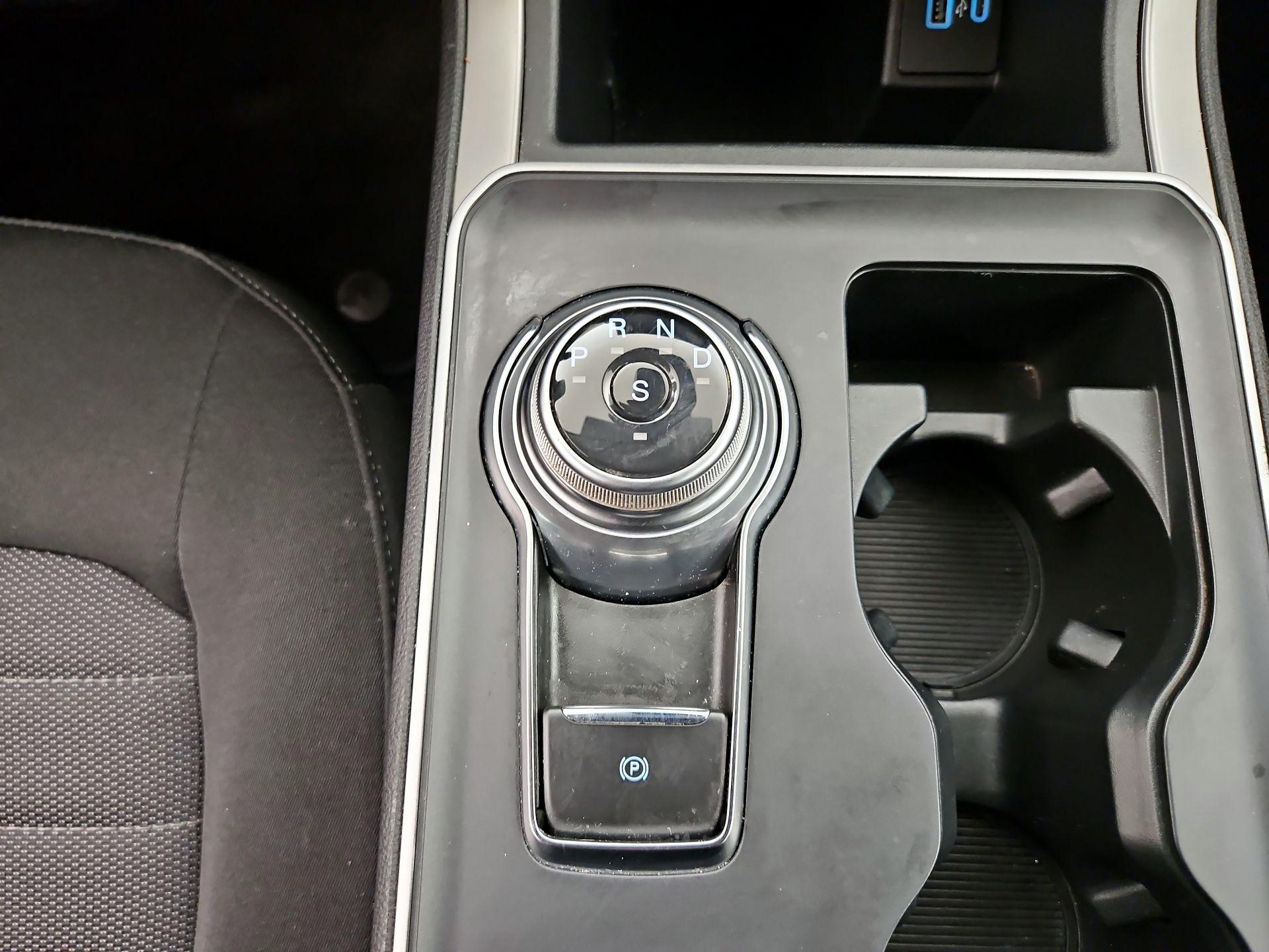 Thumbnail: 2021 Ford Edge - 17