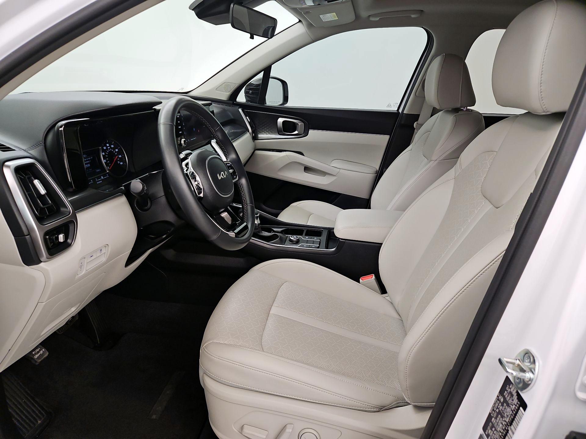 Thumbnail: 2023 Kia Sorento - 11