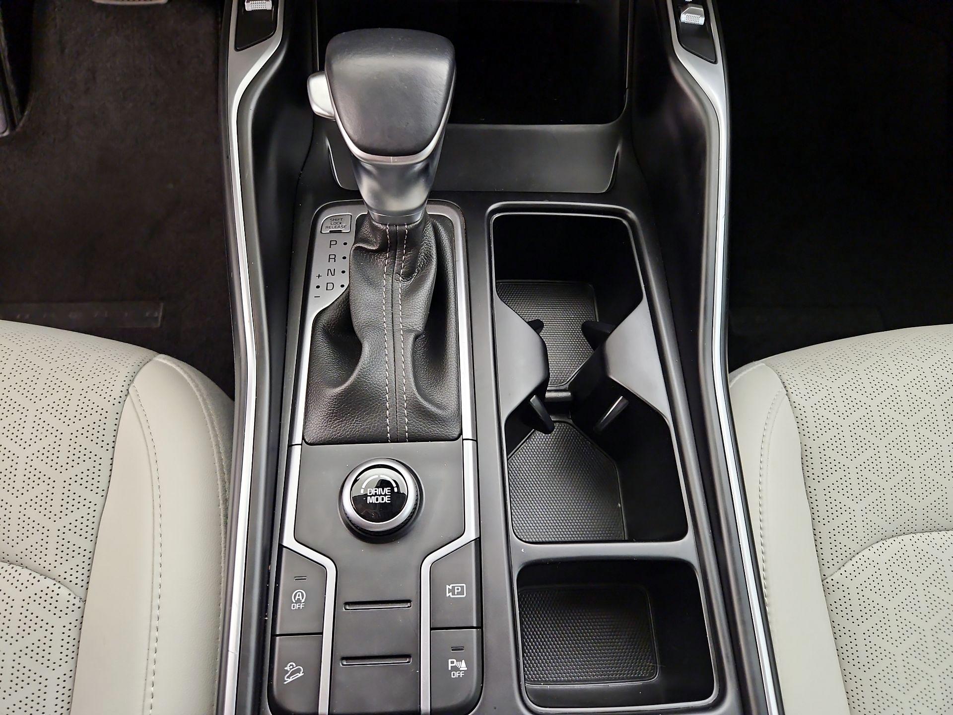 Thumbnail: 2023 Kia Sorento - 18