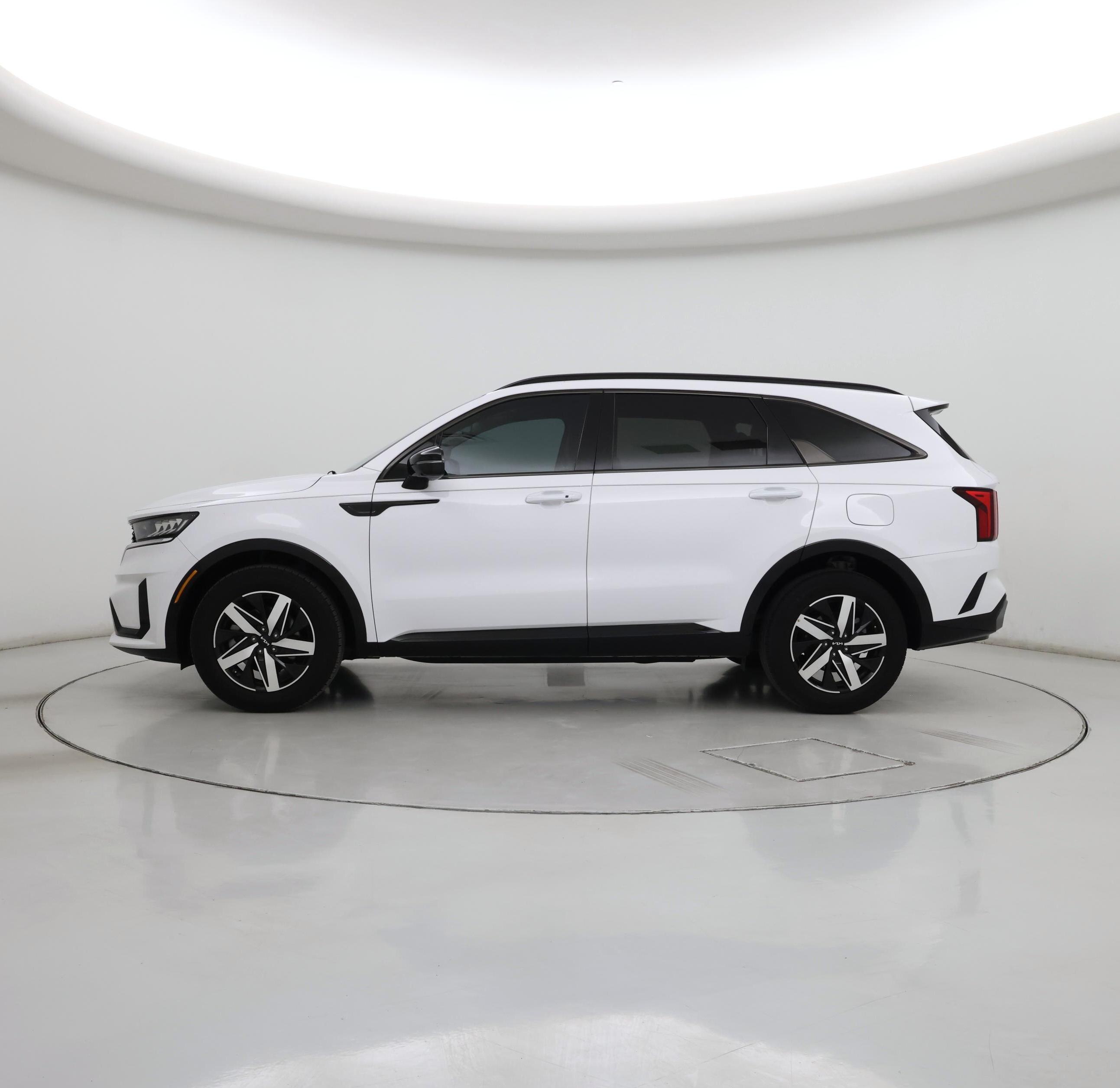 Thumbnail: 2023 Kia Sorento - 3