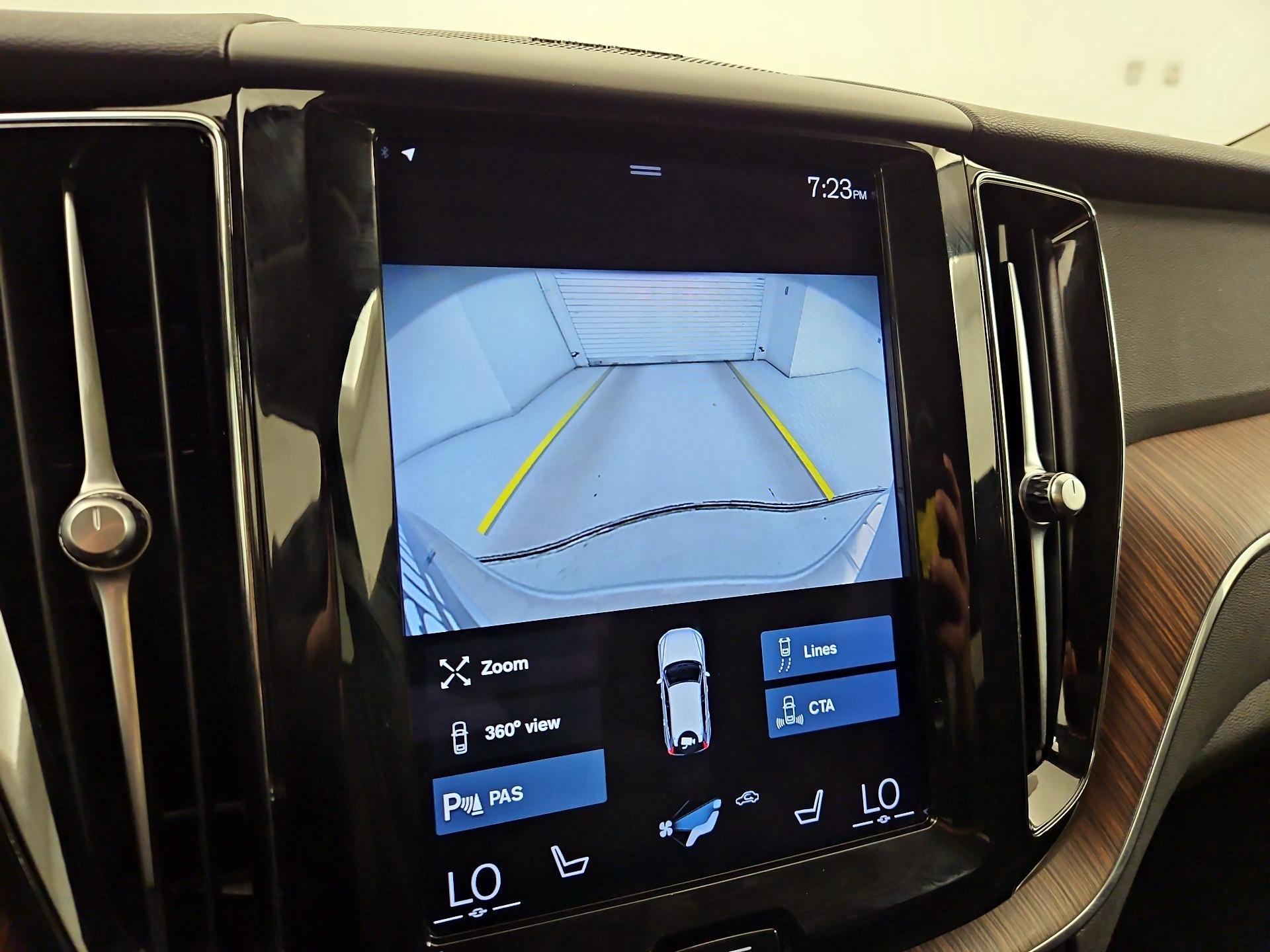 Thumbnail: 2021 Volvo XC60 - 15