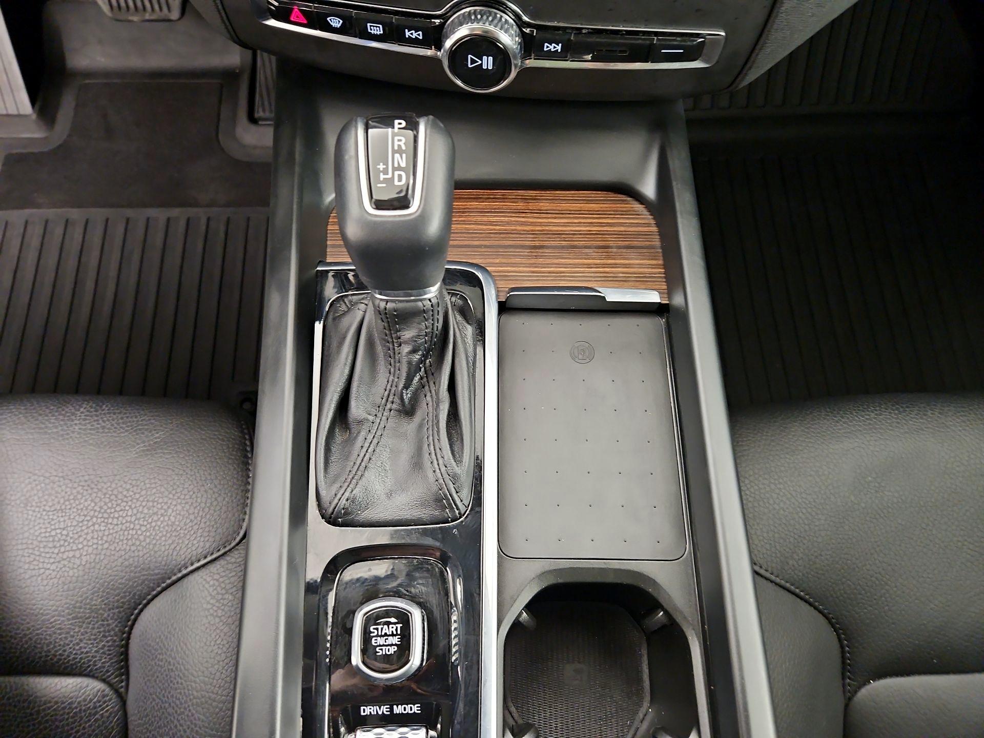 Thumbnail: 2021 Volvo XC60 - 18