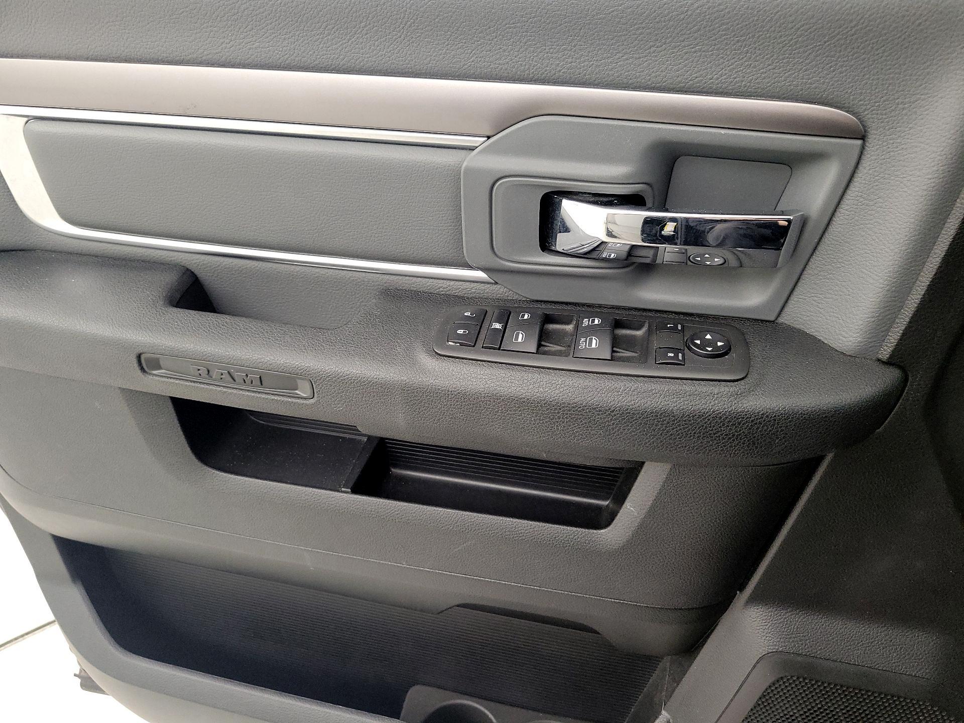Thumbnail: 2023 RAM 1500 Classic - 12