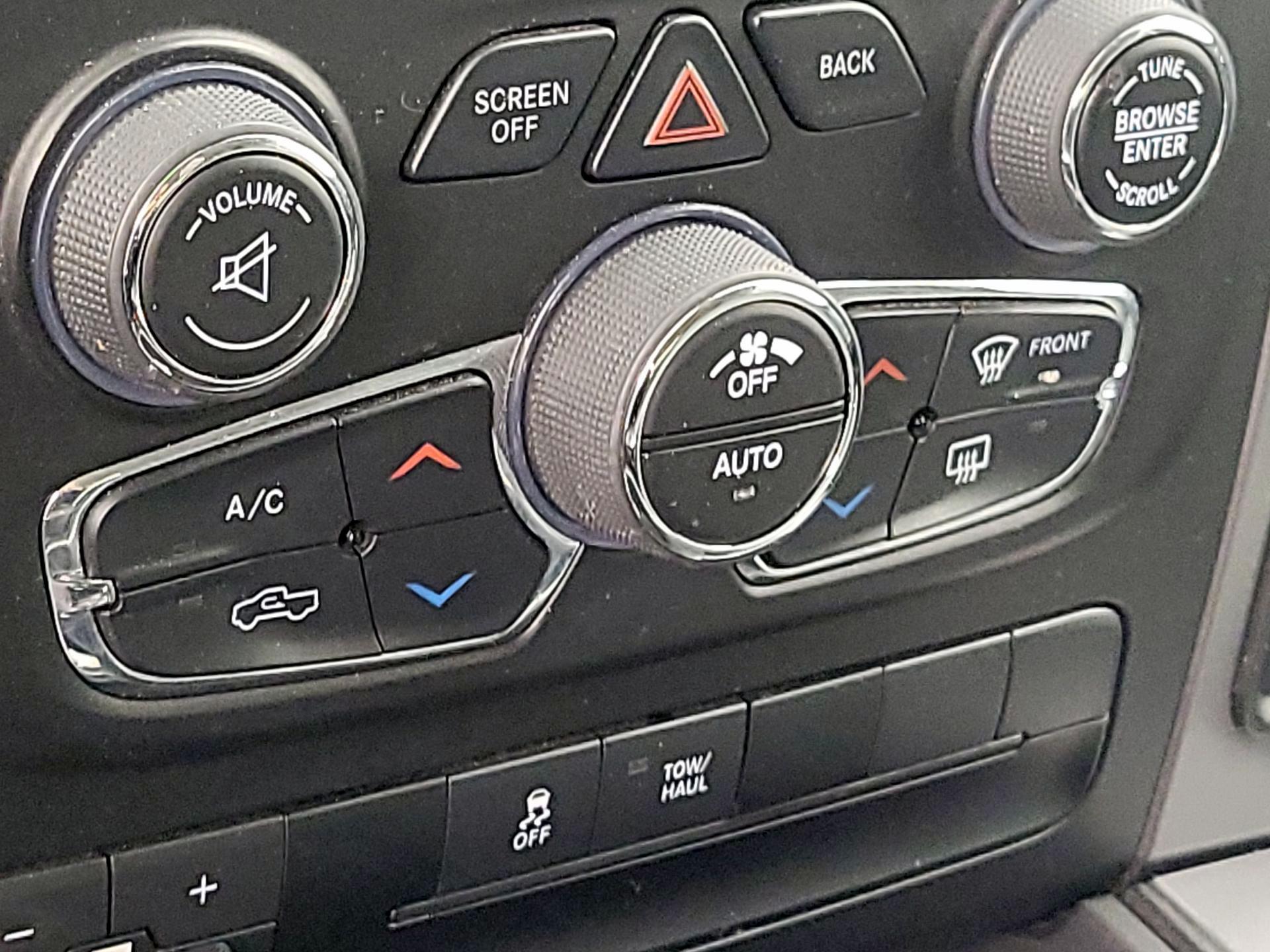 Thumbnail: 2023 RAM 1500 Classic - 16