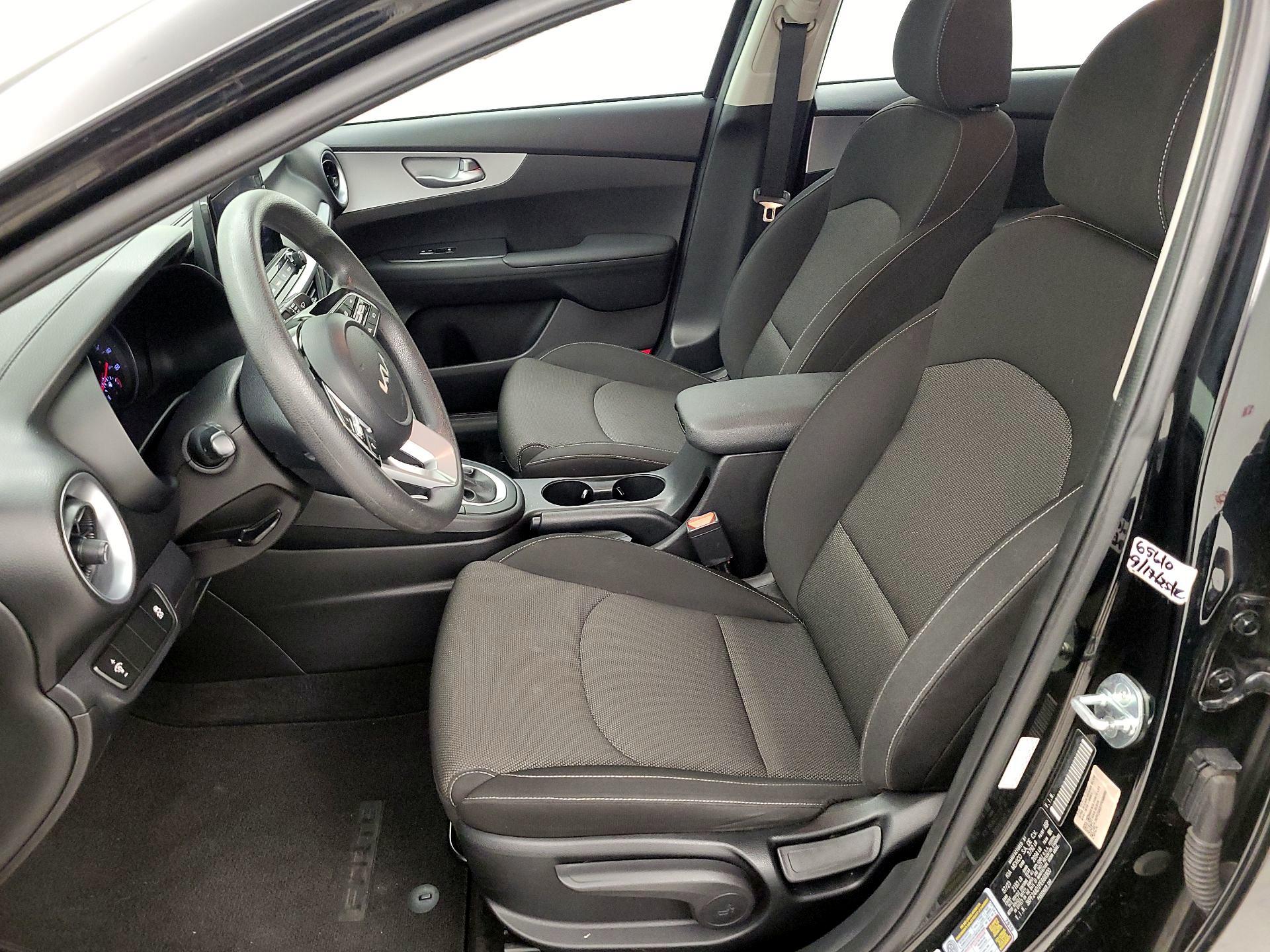Thumbnail: 2023 Kia Forte - 11