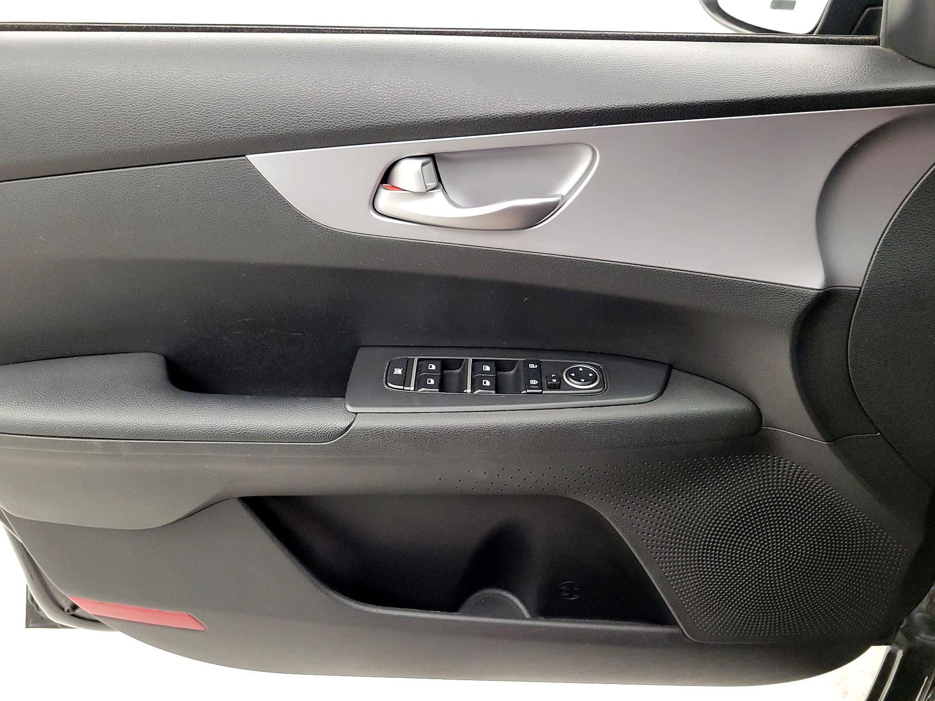 Thumbnail: 2023 Kia Forte - 12