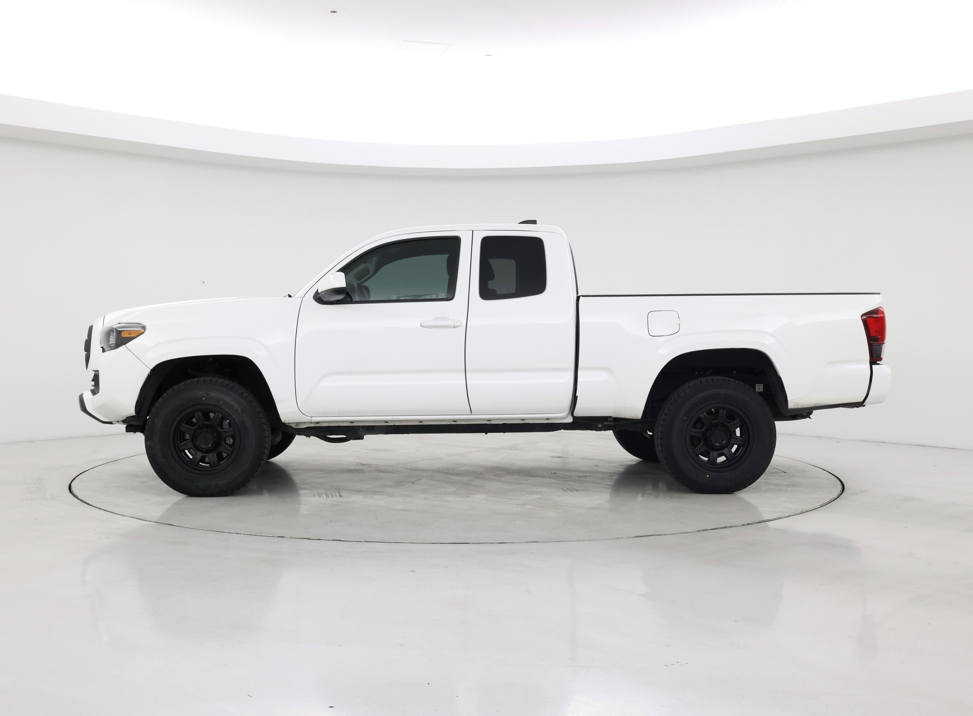 Thumbnail: 2022 Toyota Tacoma - 3