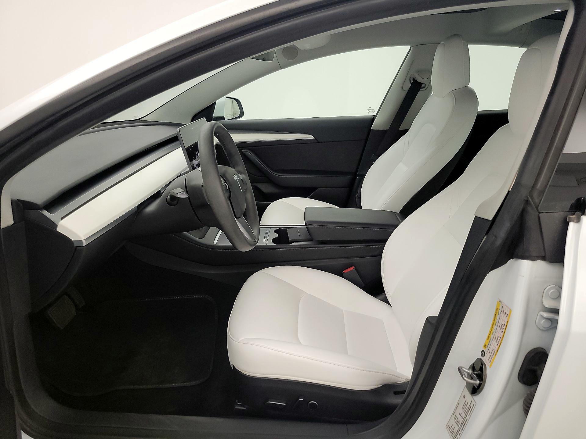 Thumbnail: 2022 Tesla Model 3 - 11