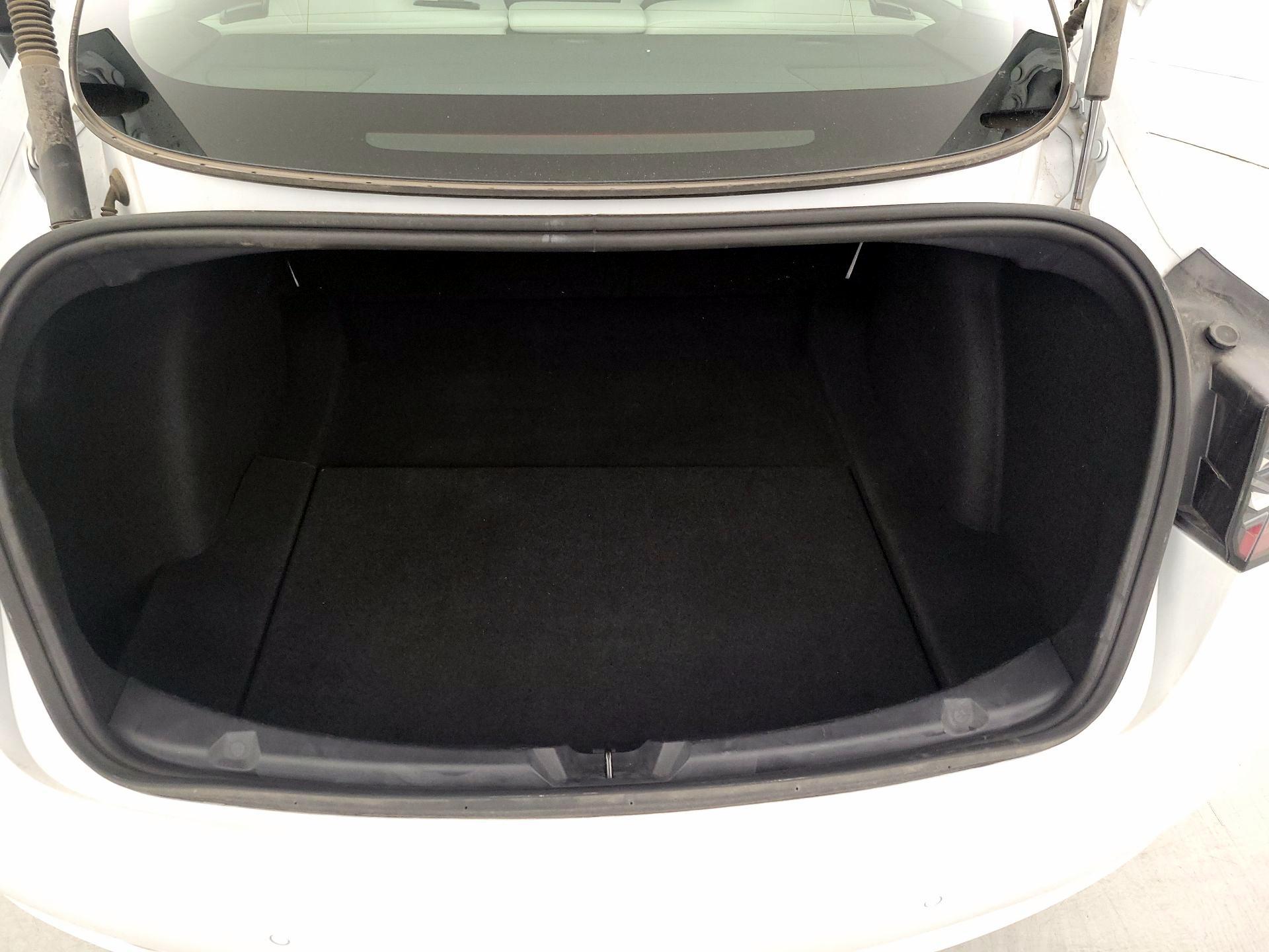 Thumbnail: 2022 Tesla Model 3 - 19