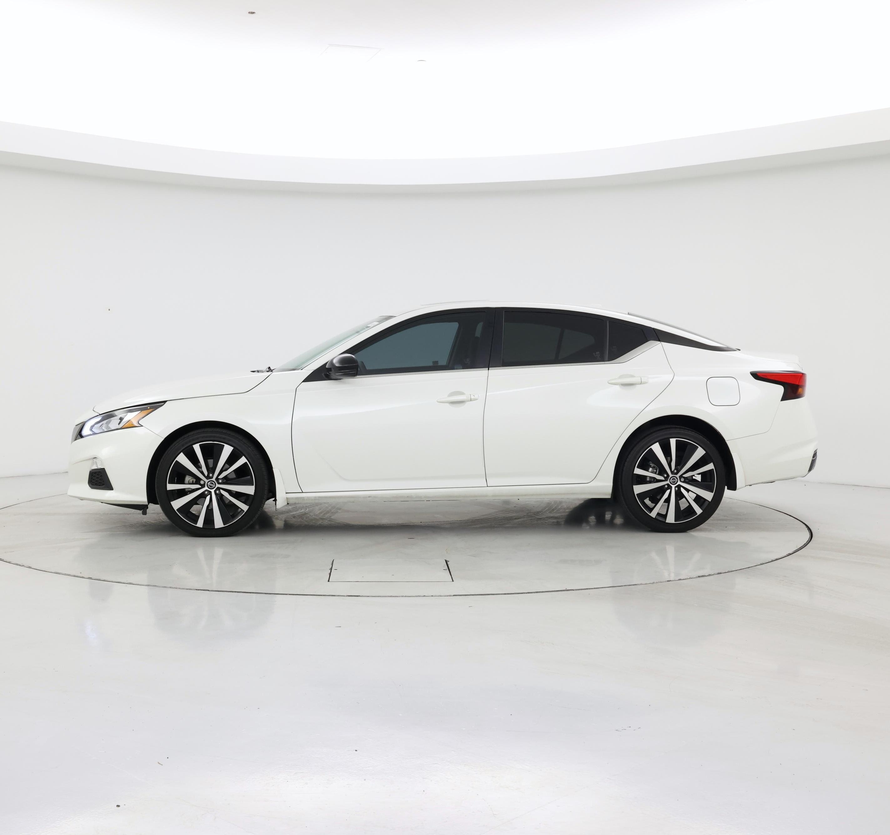 Thumbnail: 2021 Nissan Altima - 3