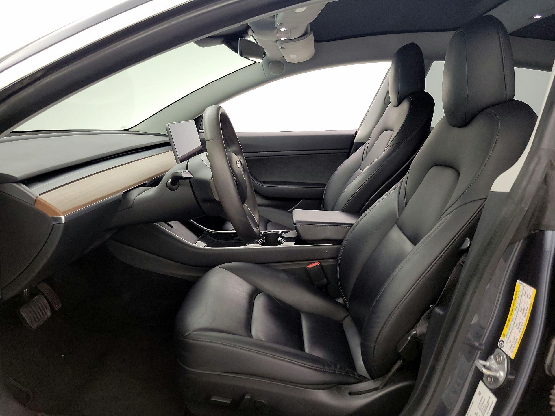 Thumbnail: 2020 Tesla Model 3 - 11