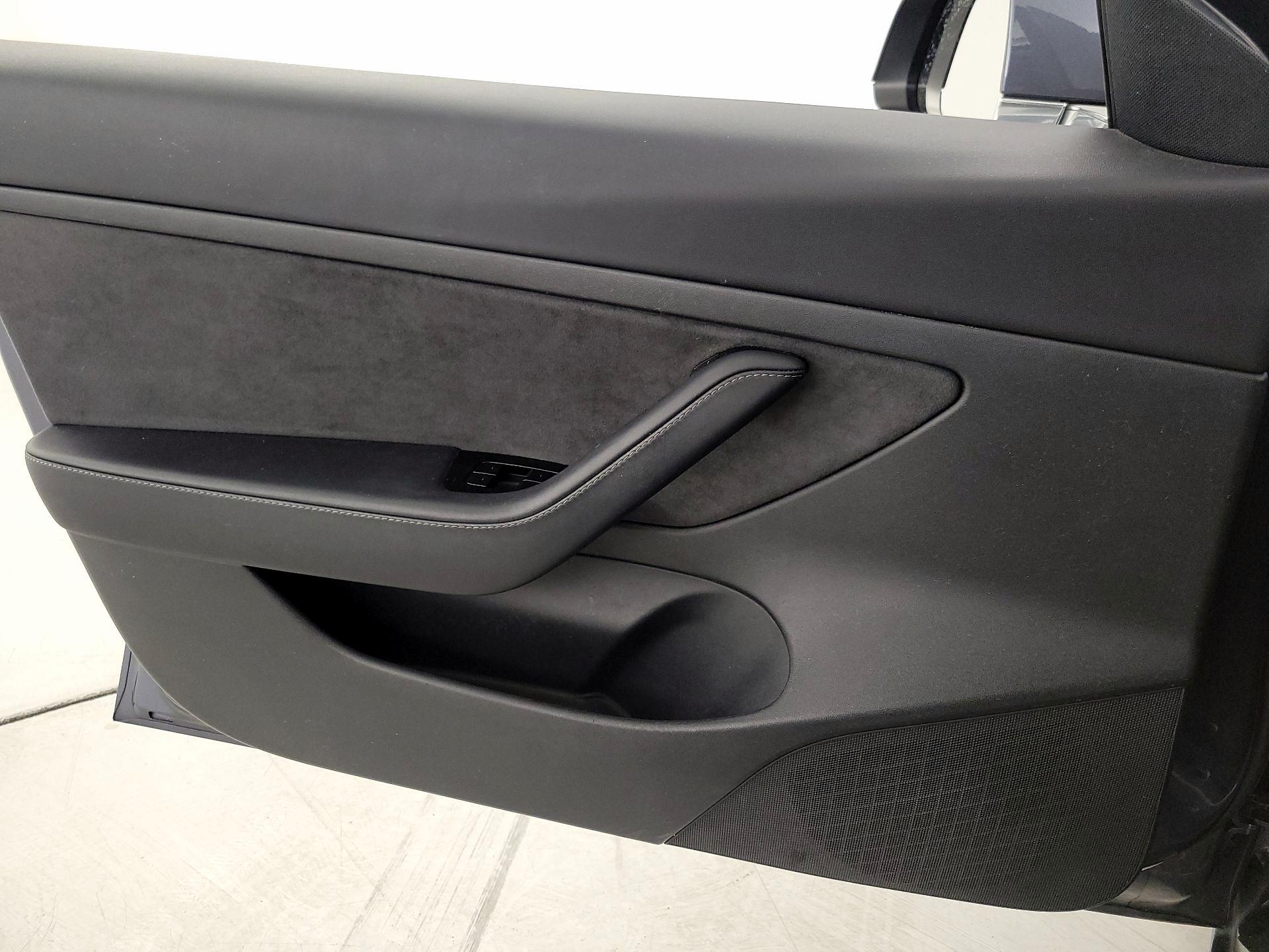 Thumbnail: 2020 Tesla Model 3 - 12