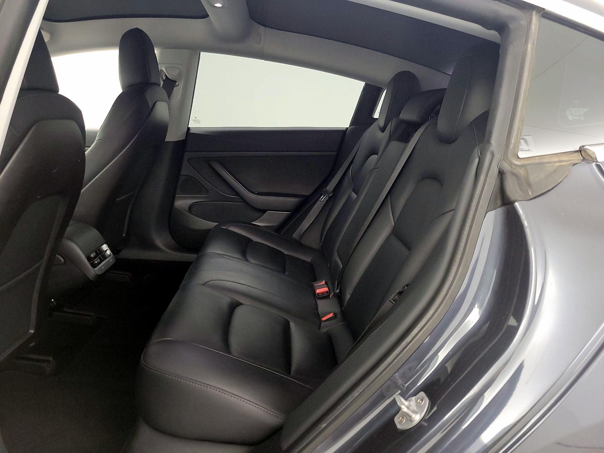 Thumbnail: 2020 Tesla Model 3 - 20