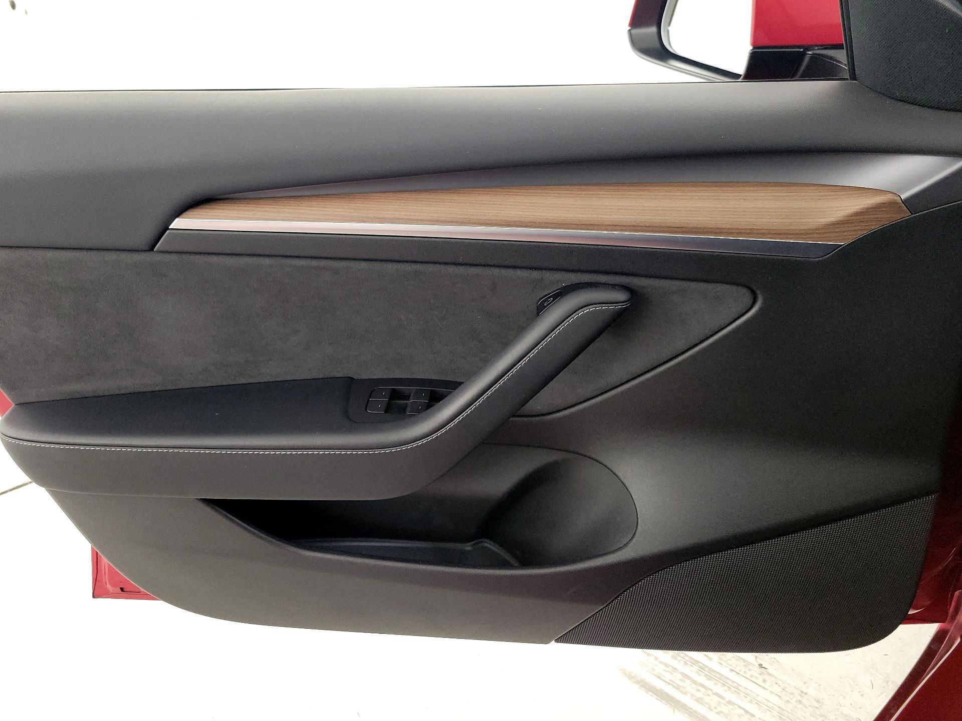 Thumbnail: 2022 Tesla Model 3 - 12
