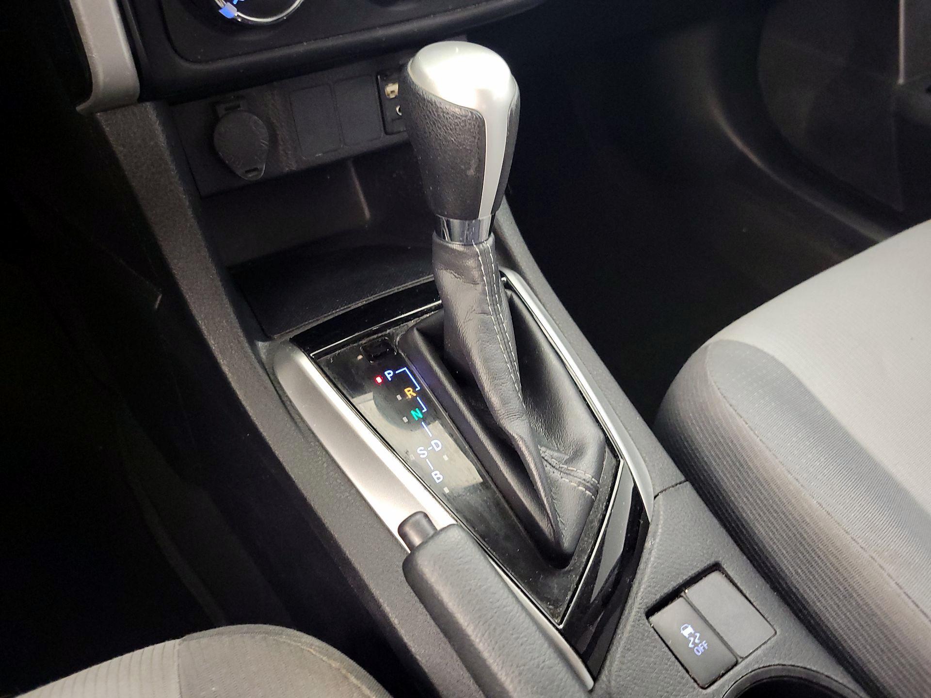 Thumbnail: 2019 Toyota Corolla - 17