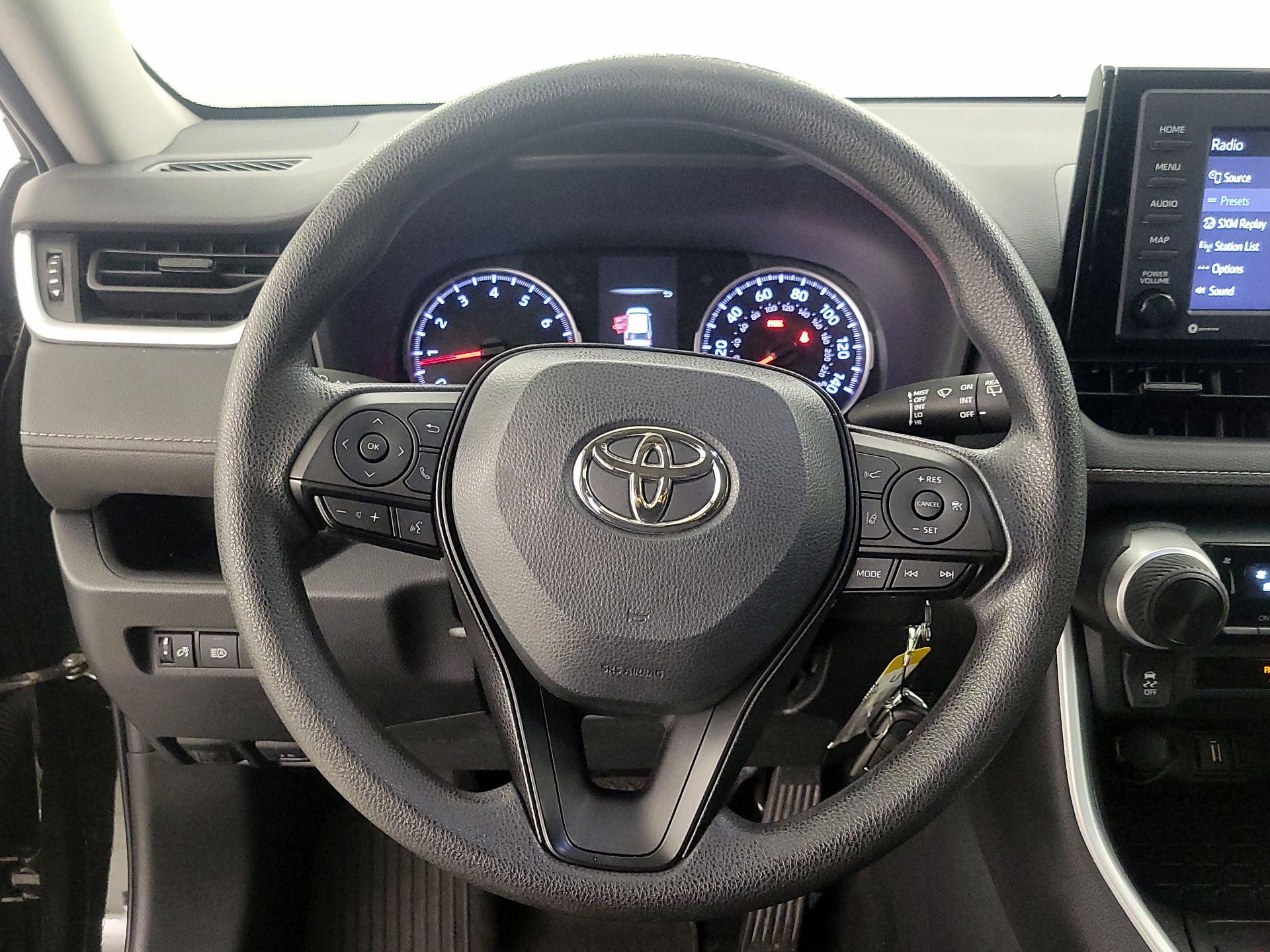 Thumbnail: 2022 Toyota RAV4 - 10