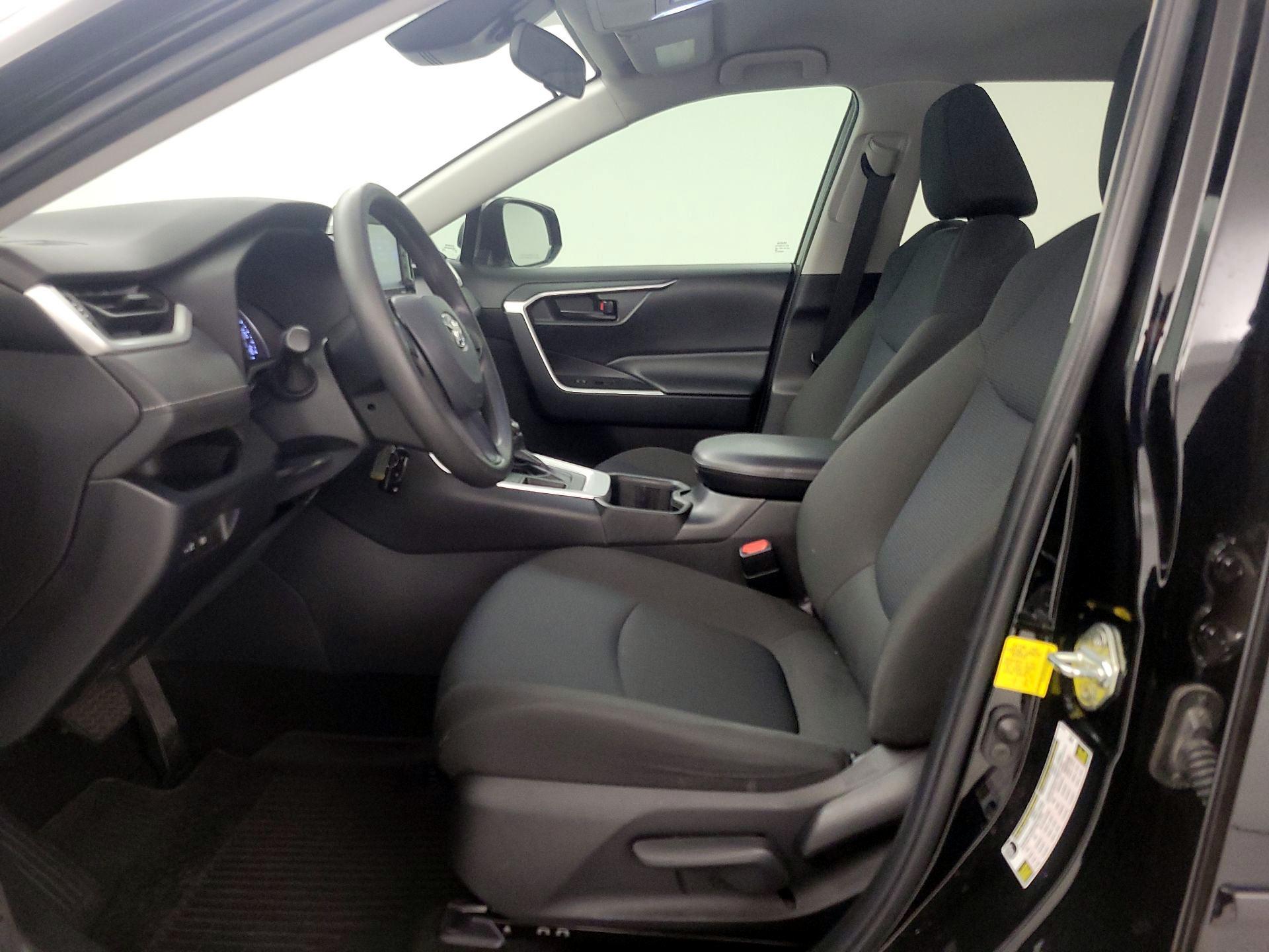 Thumbnail: 2022 Toyota RAV4 - 11