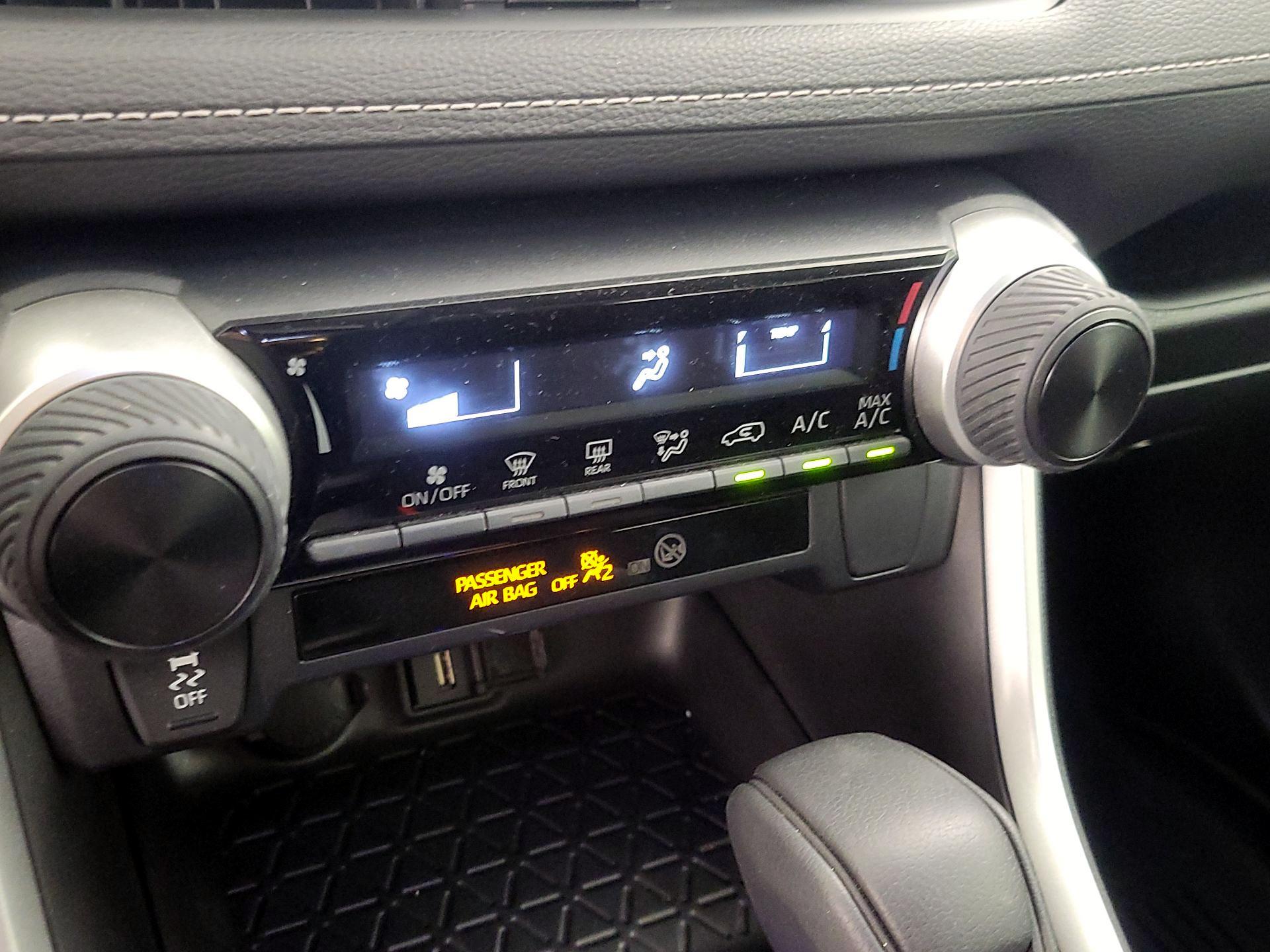 Thumbnail: 2022 Toyota RAV4 - 16