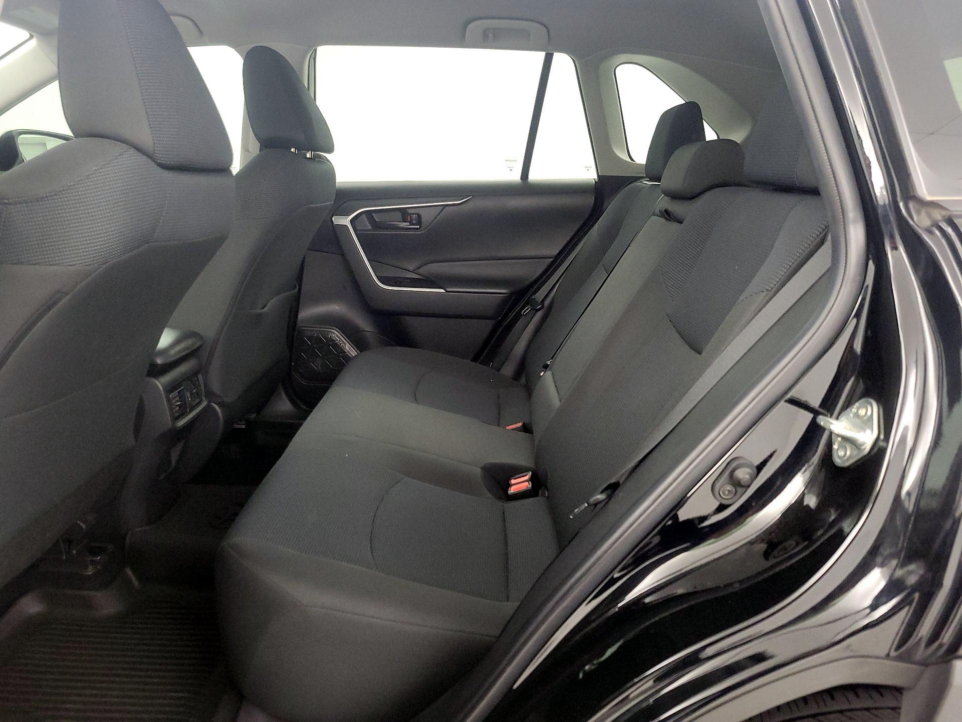 Thumbnail: 2022 Toyota RAV4 - 19