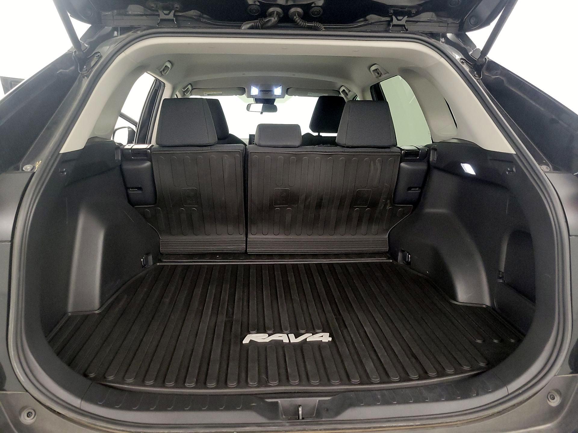 Thumbnail: 2022 Toyota RAV4 - 20