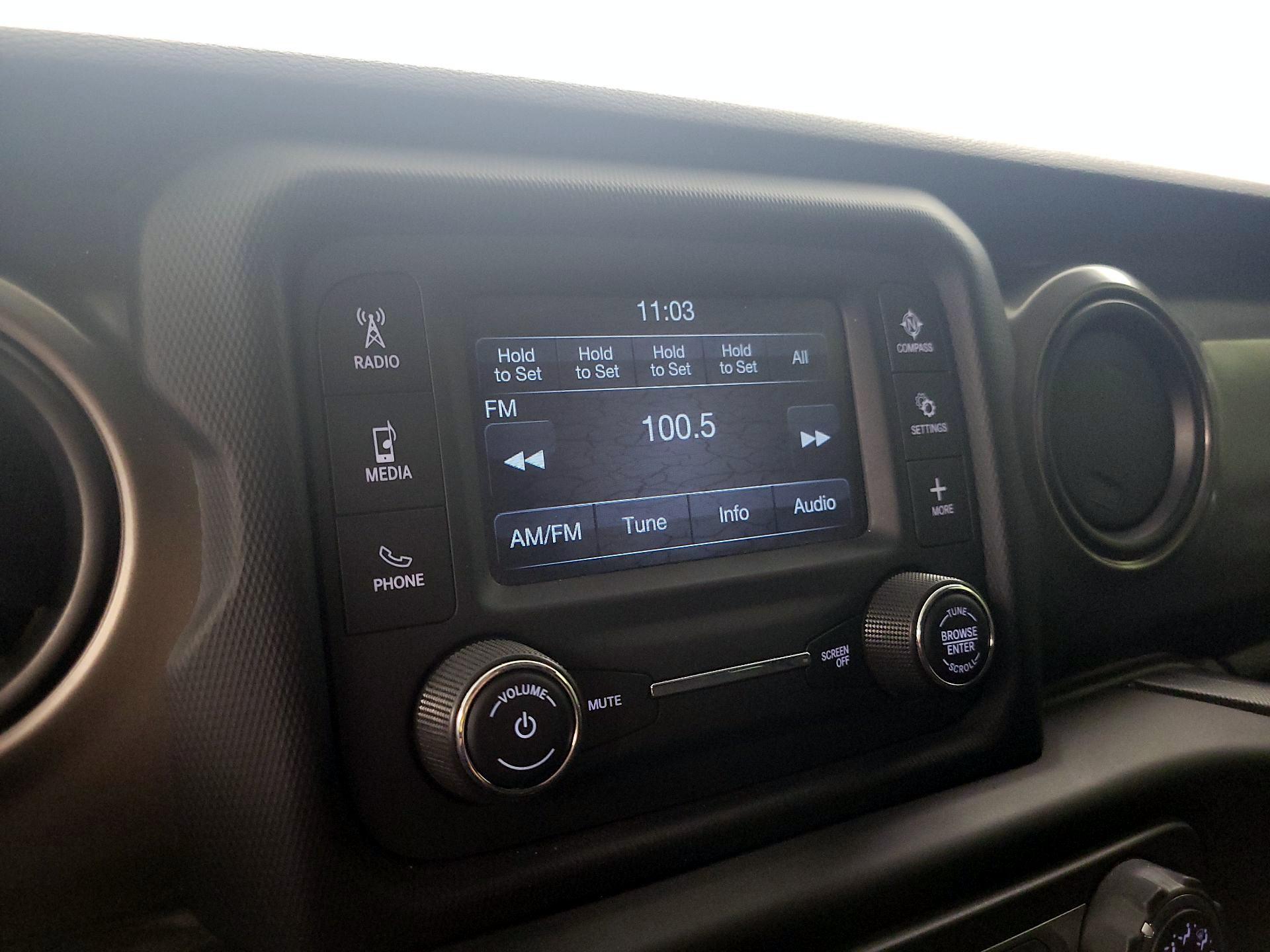 Thumbnail: 2019 Jeep Wrangler - 15