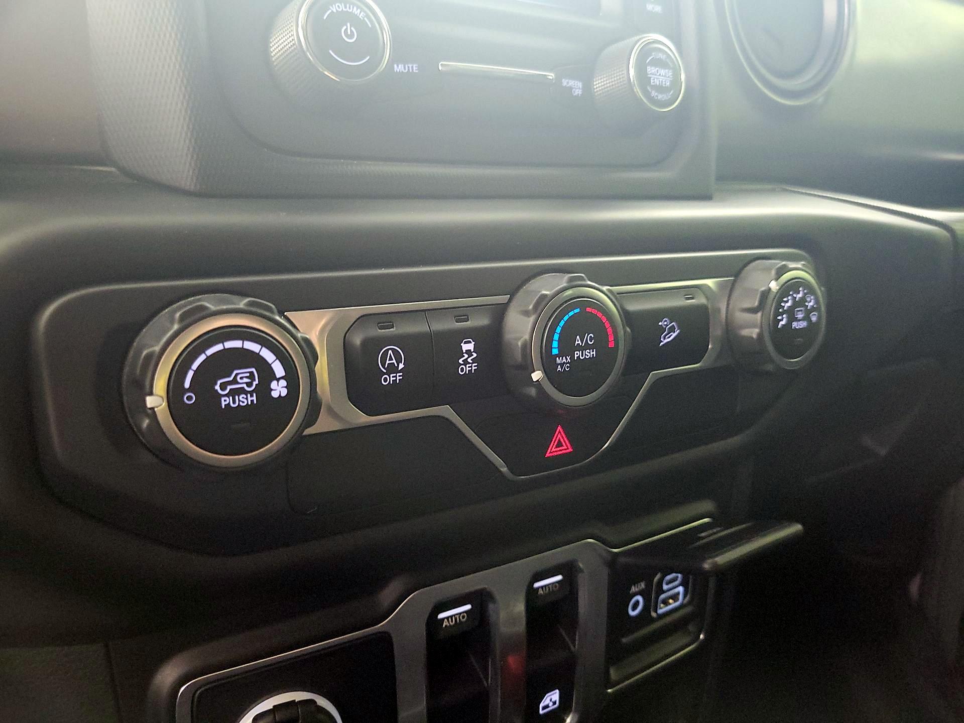 Thumbnail: 2019 Jeep Wrangler - 16