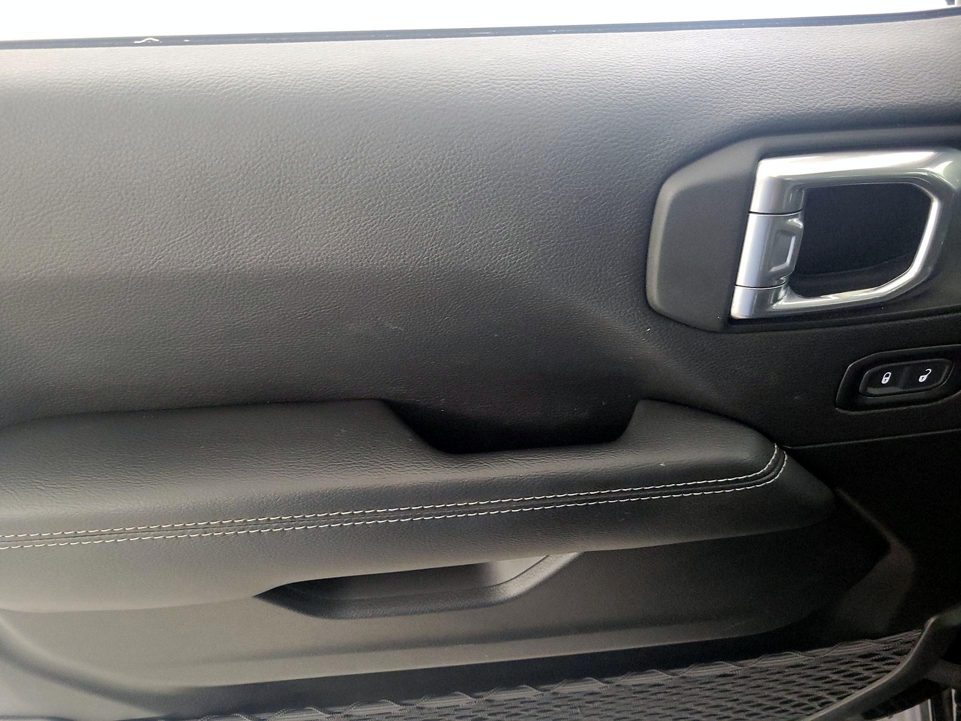 Thumbnail: 2022 Jeep Wrangler - 12