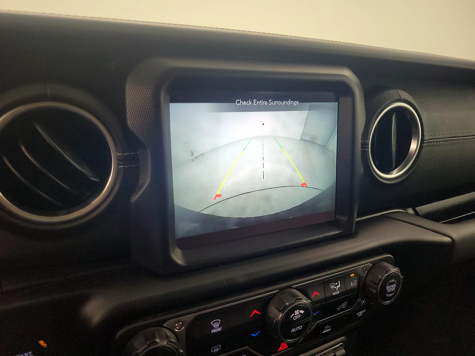 Thumbnail: 2022 Jeep Wrangler - 15