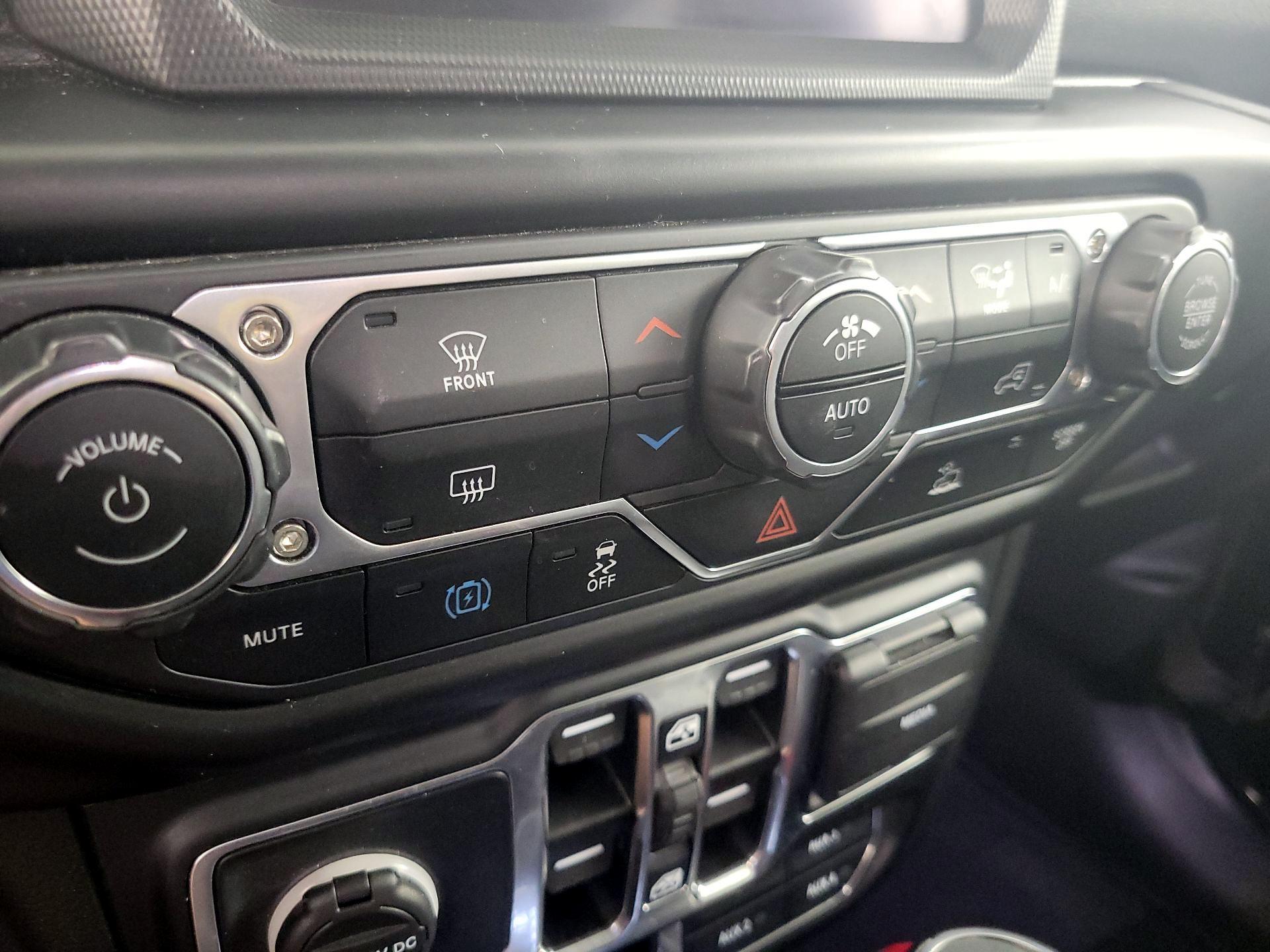 Thumbnail: 2022 Jeep Wrangler - 17