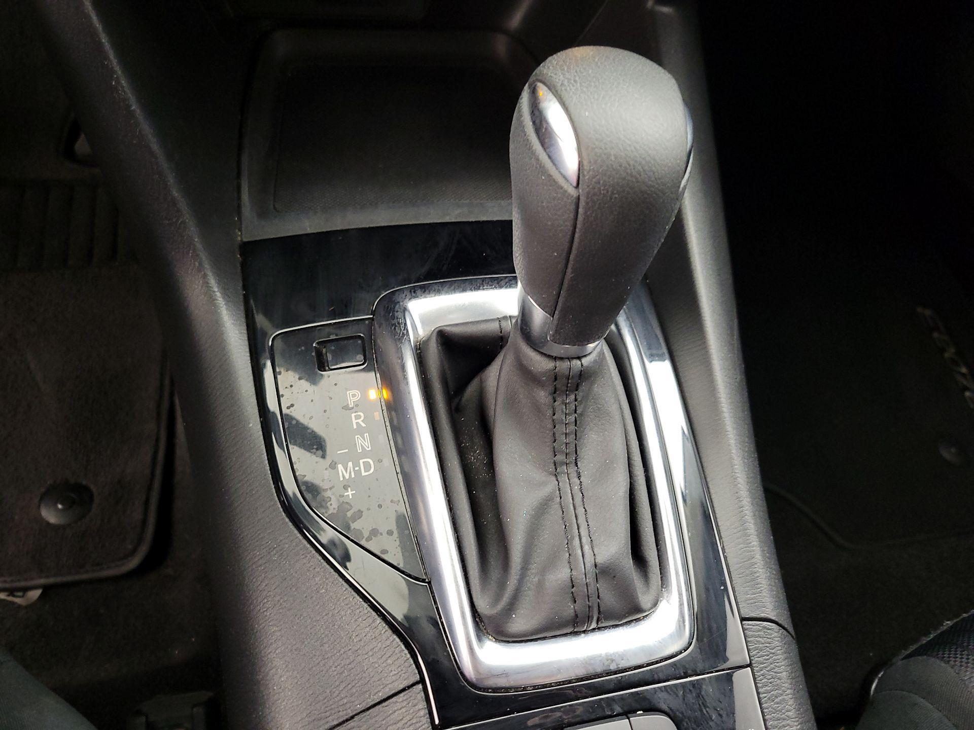 Thumbnail: 2016 Mazda Mazda3 - 17