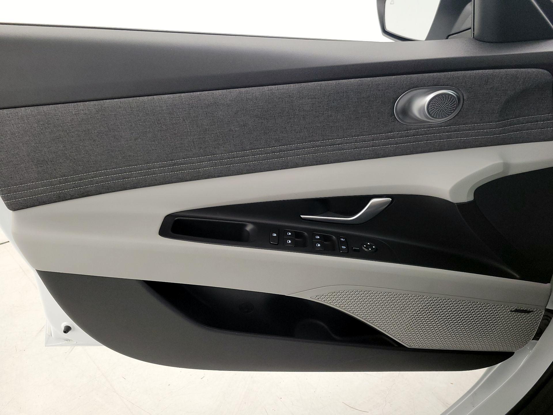 Thumbnail: 2023 Hyundai Elantra - 12