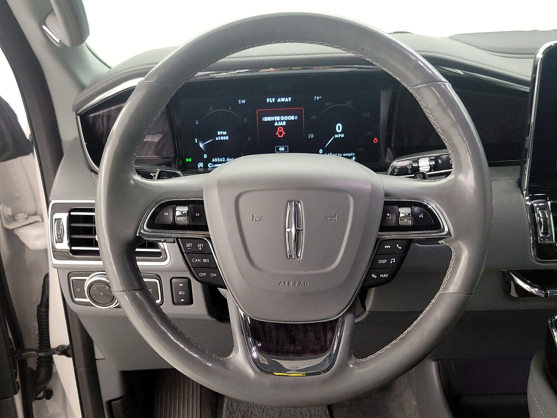 Thumbnail: 2019 Lincoln Navigator - 10