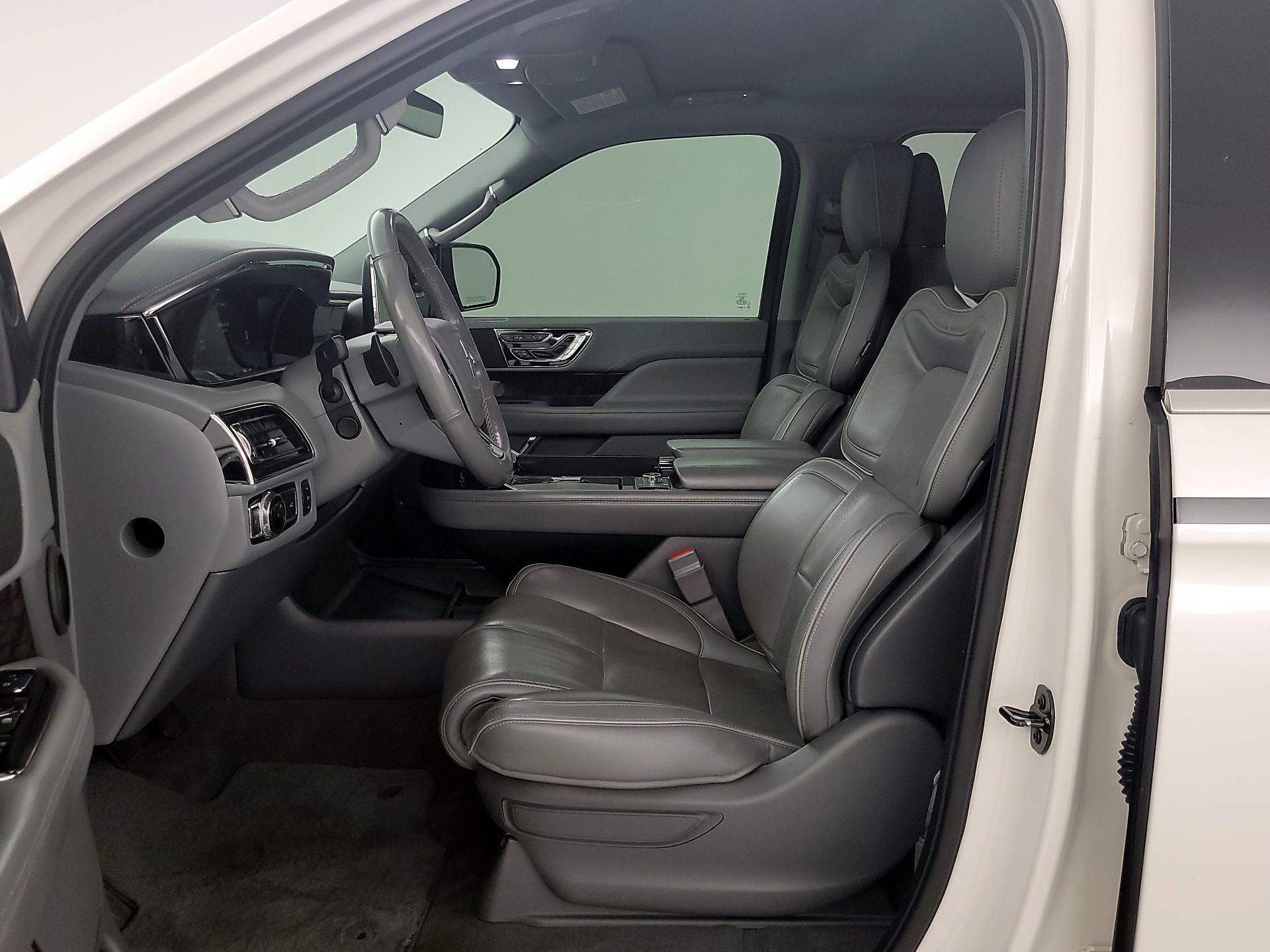 Thumbnail: 2019 Lincoln Navigator - 11