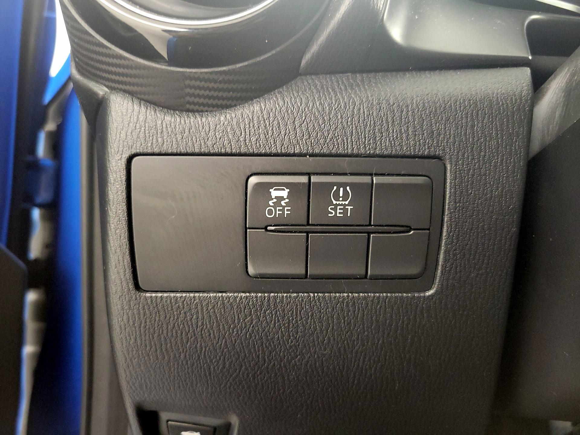 Thumbnail: 2018 Toyota Yaris iA - 13