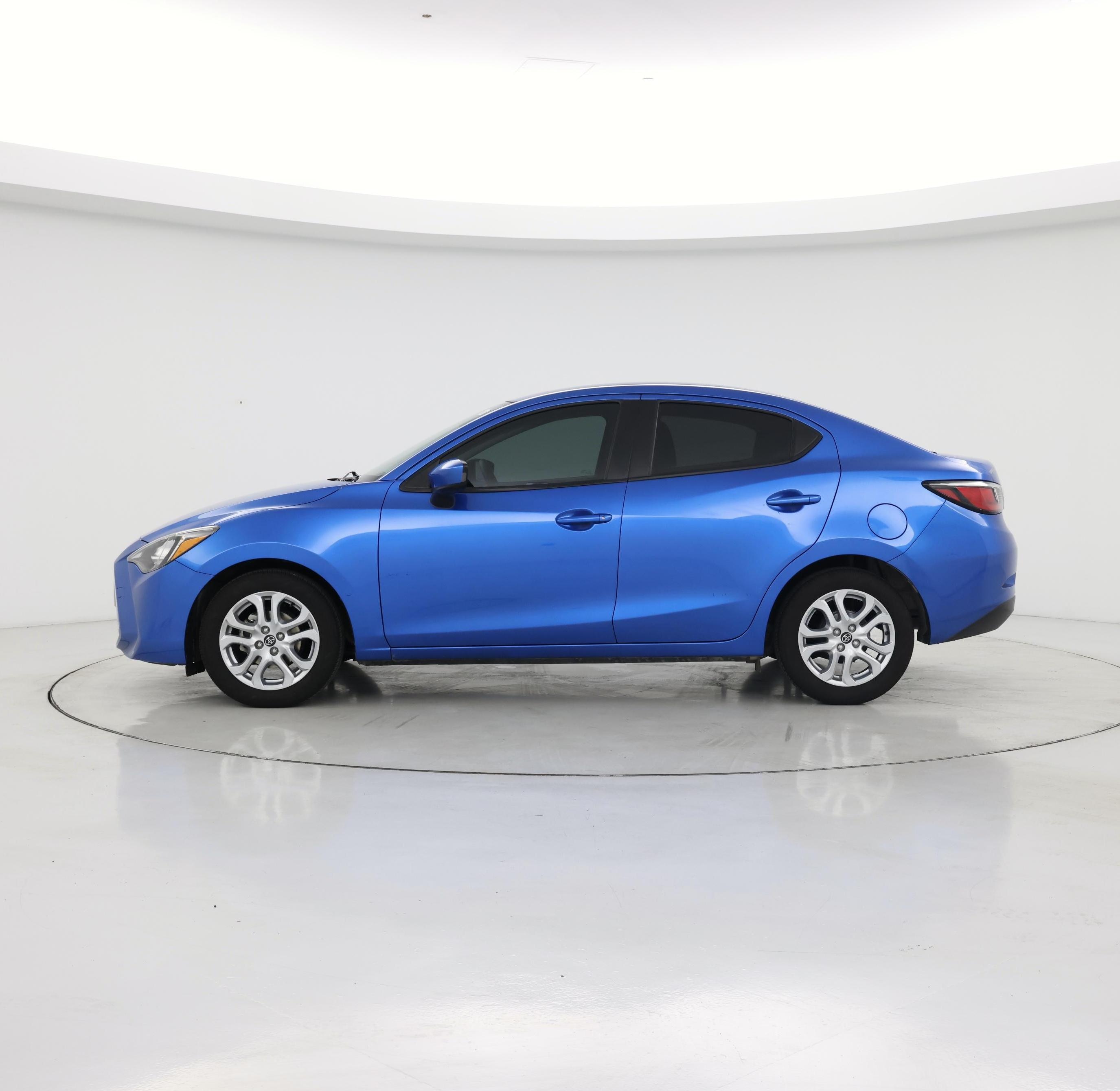 Thumbnail: 2018 Toyota Yaris iA - 3