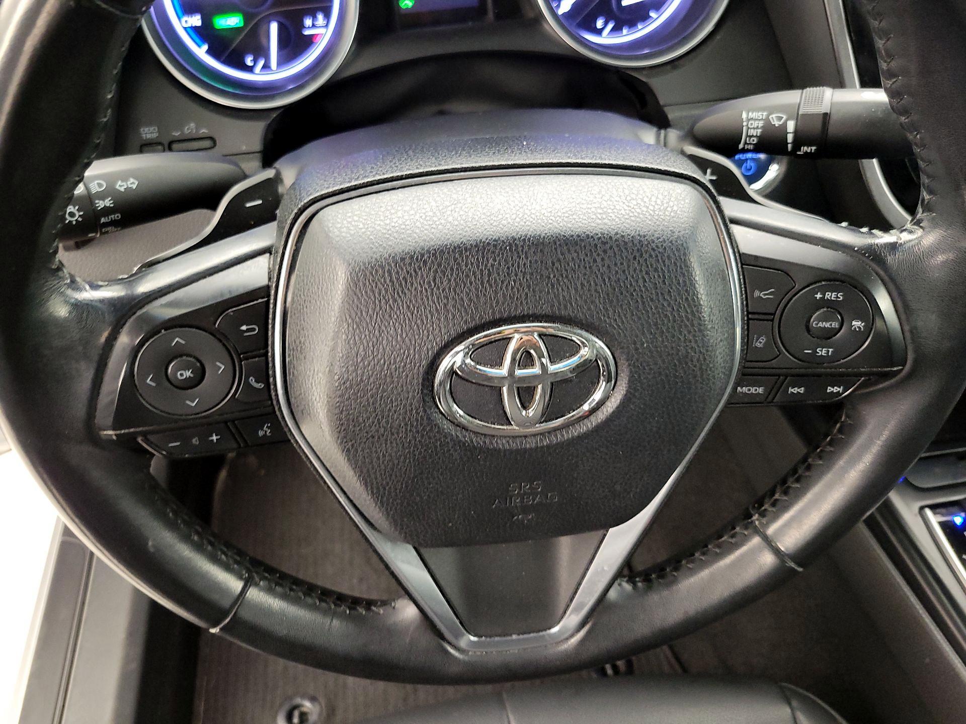 Thumbnail: 2018 Toyota Camry - 10