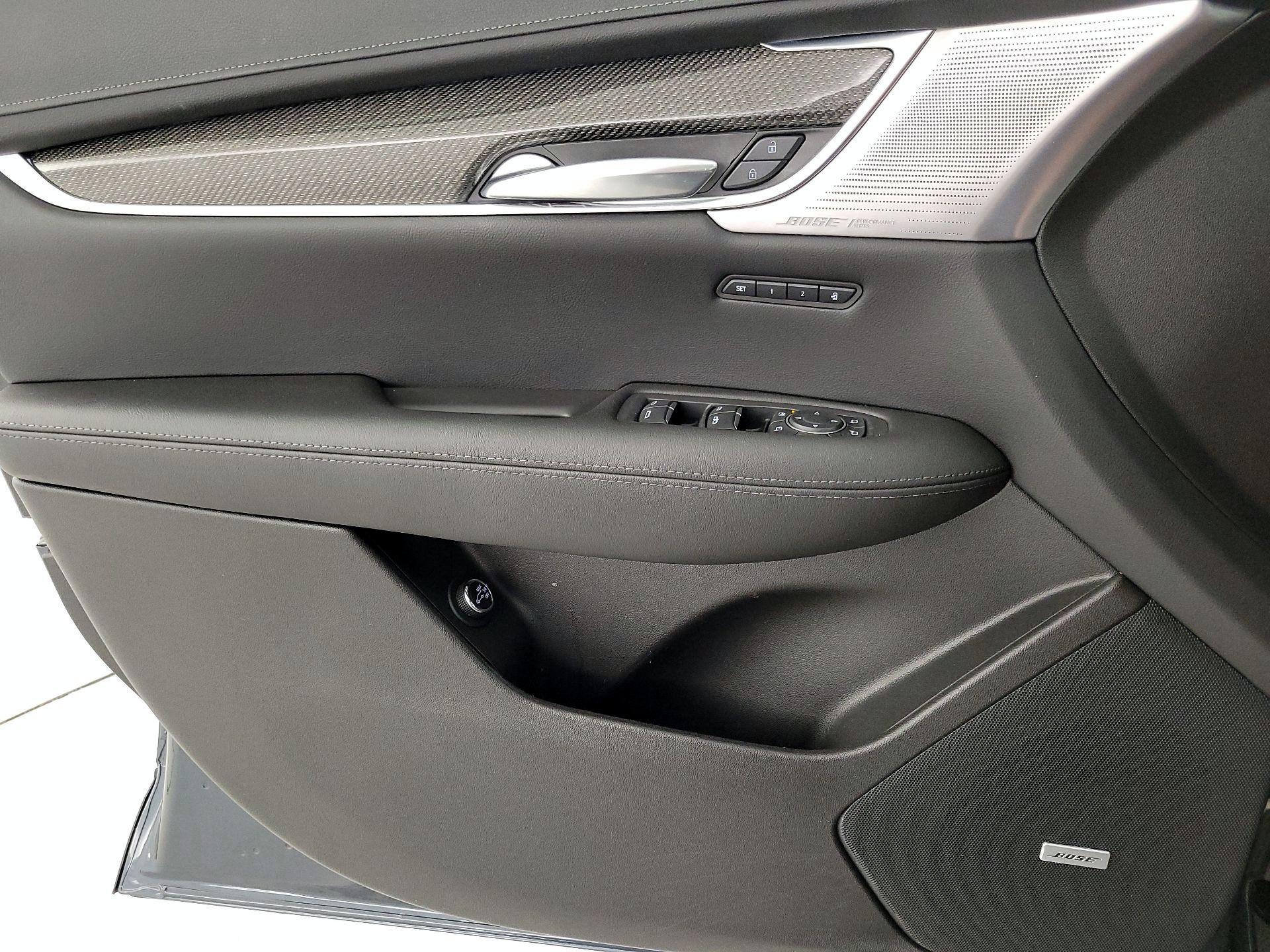 Thumbnail: 2021 Cadillac XT5 - 12