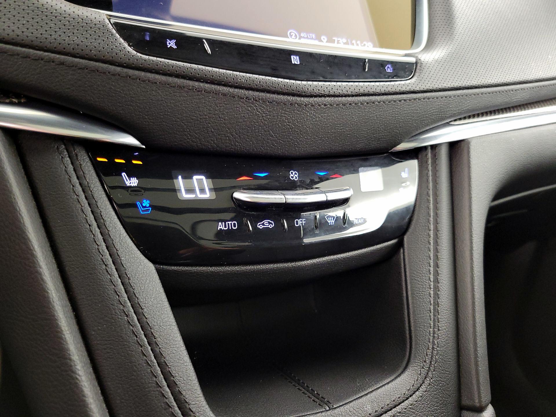 Thumbnail: 2021 Cadillac XT5 - 17