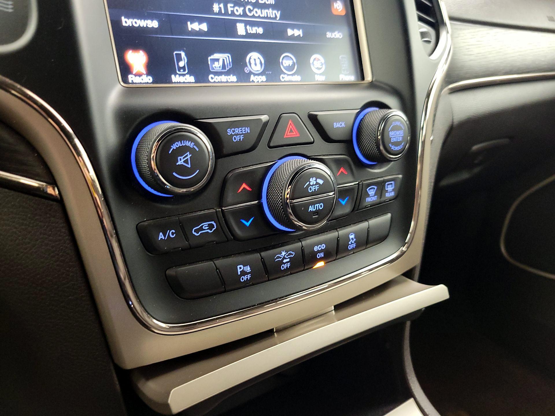 Thumbnail: 2014 Jeep Grand Cherokee - 17