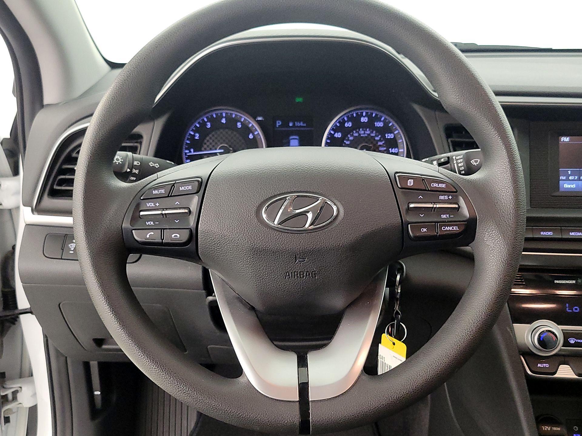 Thumbnail: 2020 Hyundai Elantra - 10