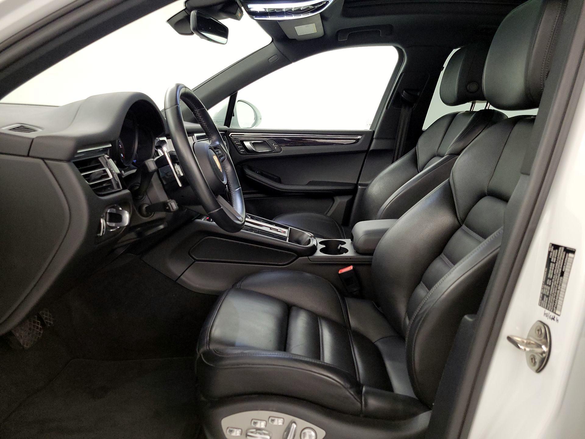 Thumbnail: 2024 Porsche Macan - 11