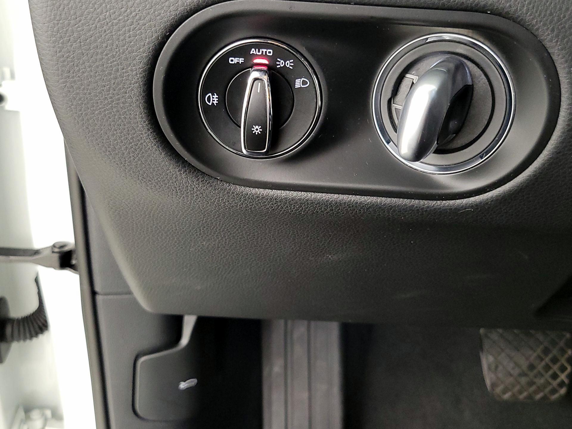 Thumbnail: 2024 Porsche Macan - 13