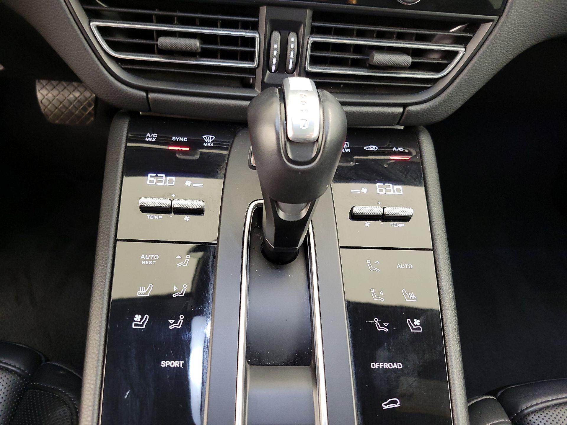 Thumbnail: 2024 Porsche Macan - 17